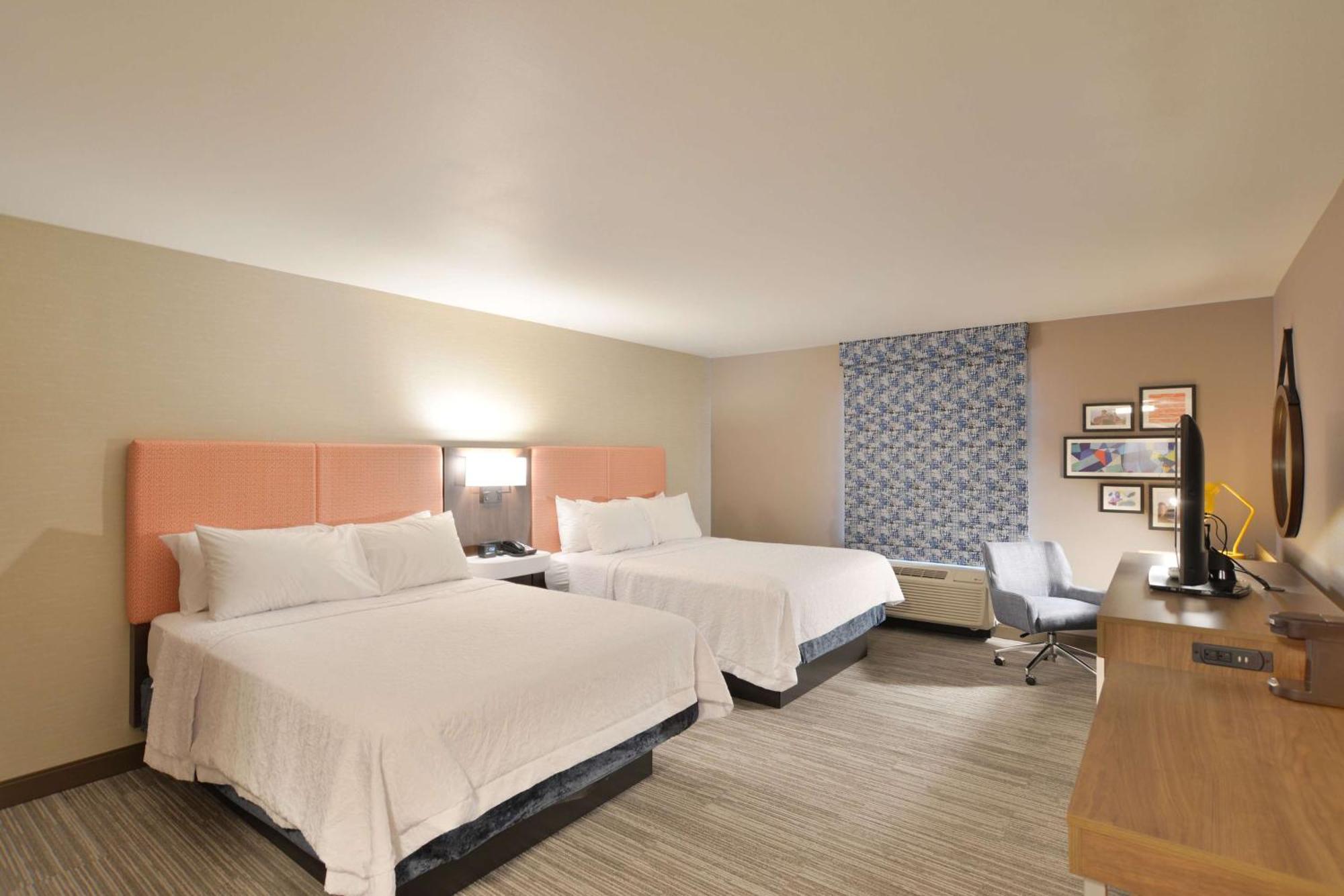 Queen Room Two Queen Beds Hearing Access or Non-Smoking