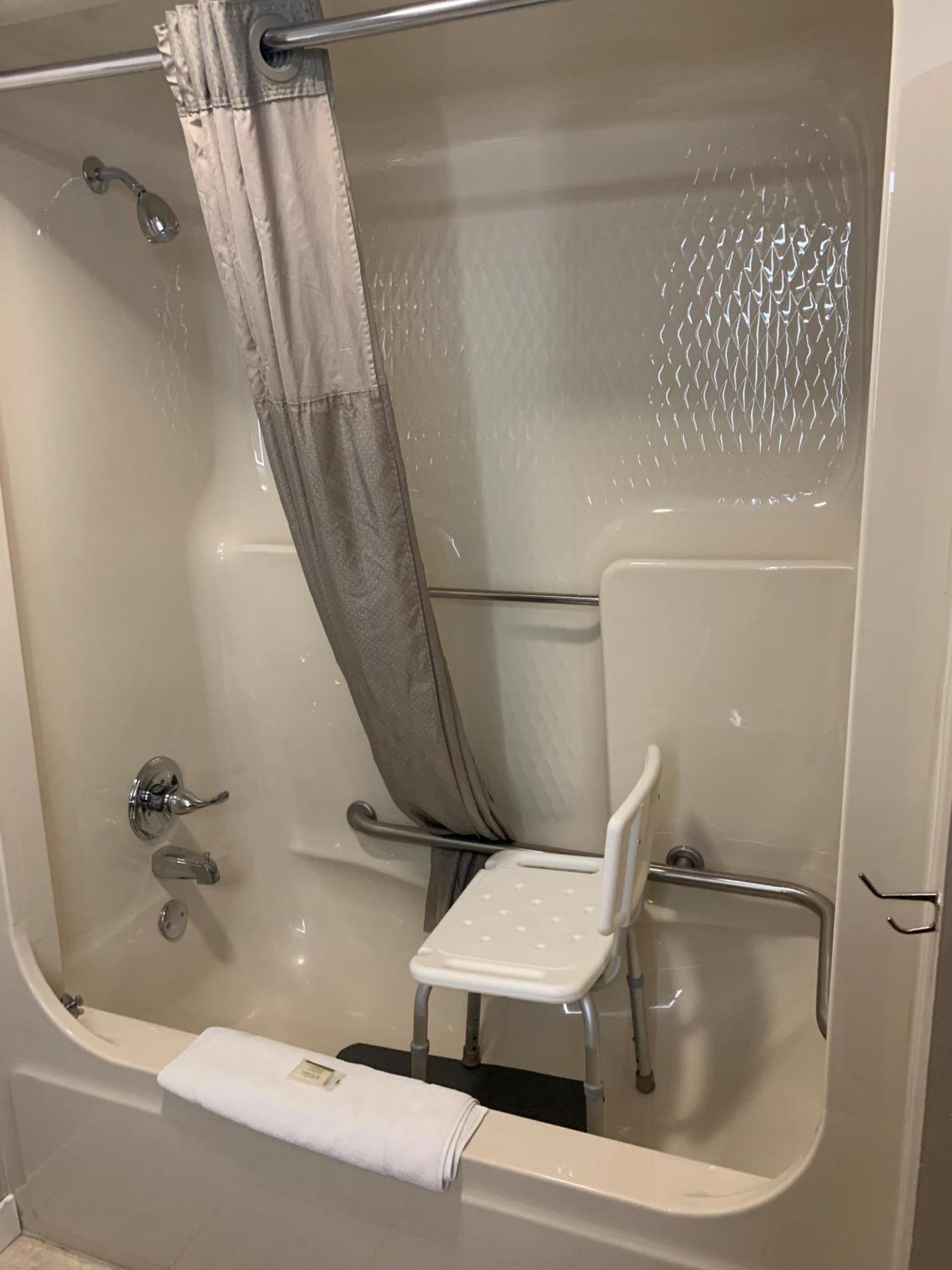 Suite with Two Queen Beds - Mobility Access/Non-Smoking