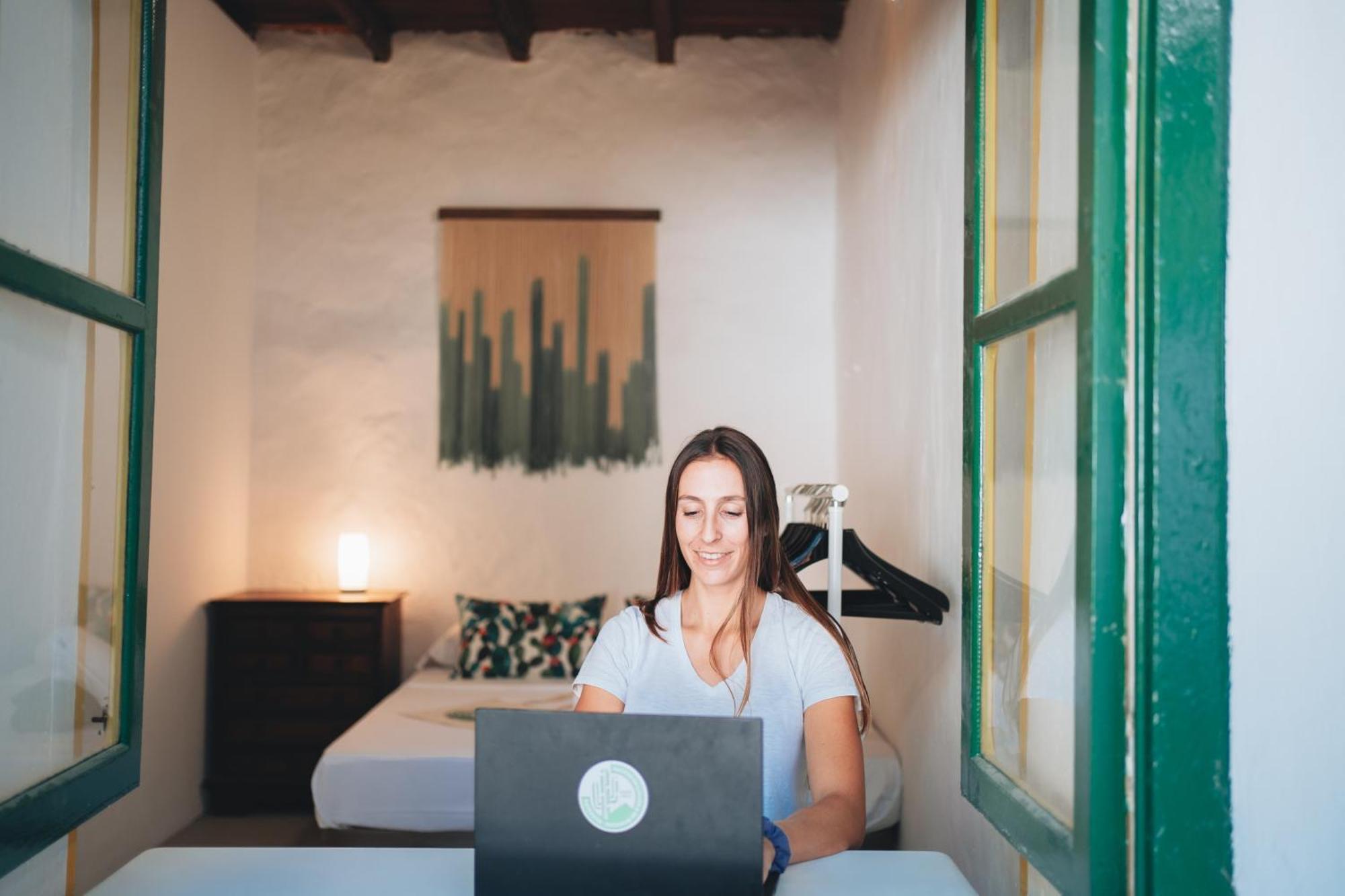 Standaard Tweepersoonskamer met Gedeelde Badkamer