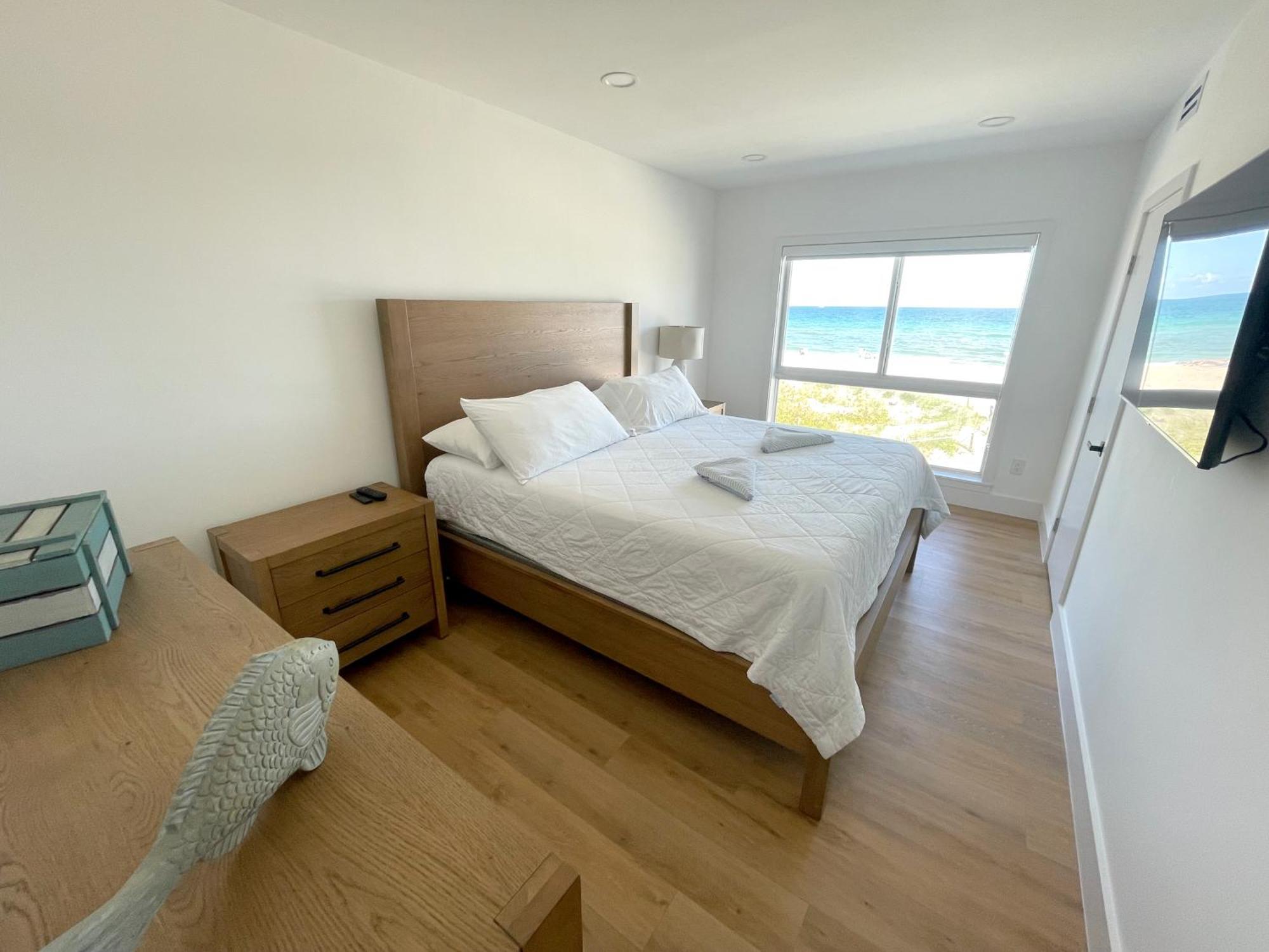 Two-Bedroom Suite,1499524375:JPEG
