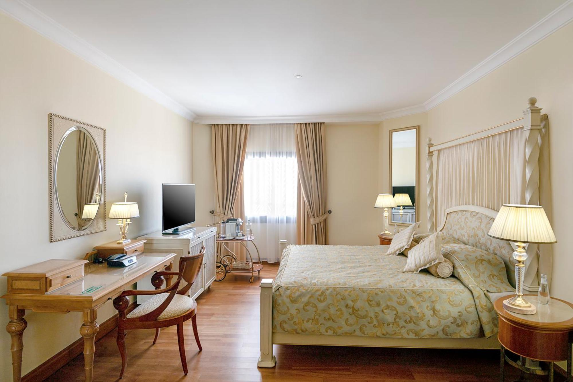 Premier Suite City One Bedroom King Bed