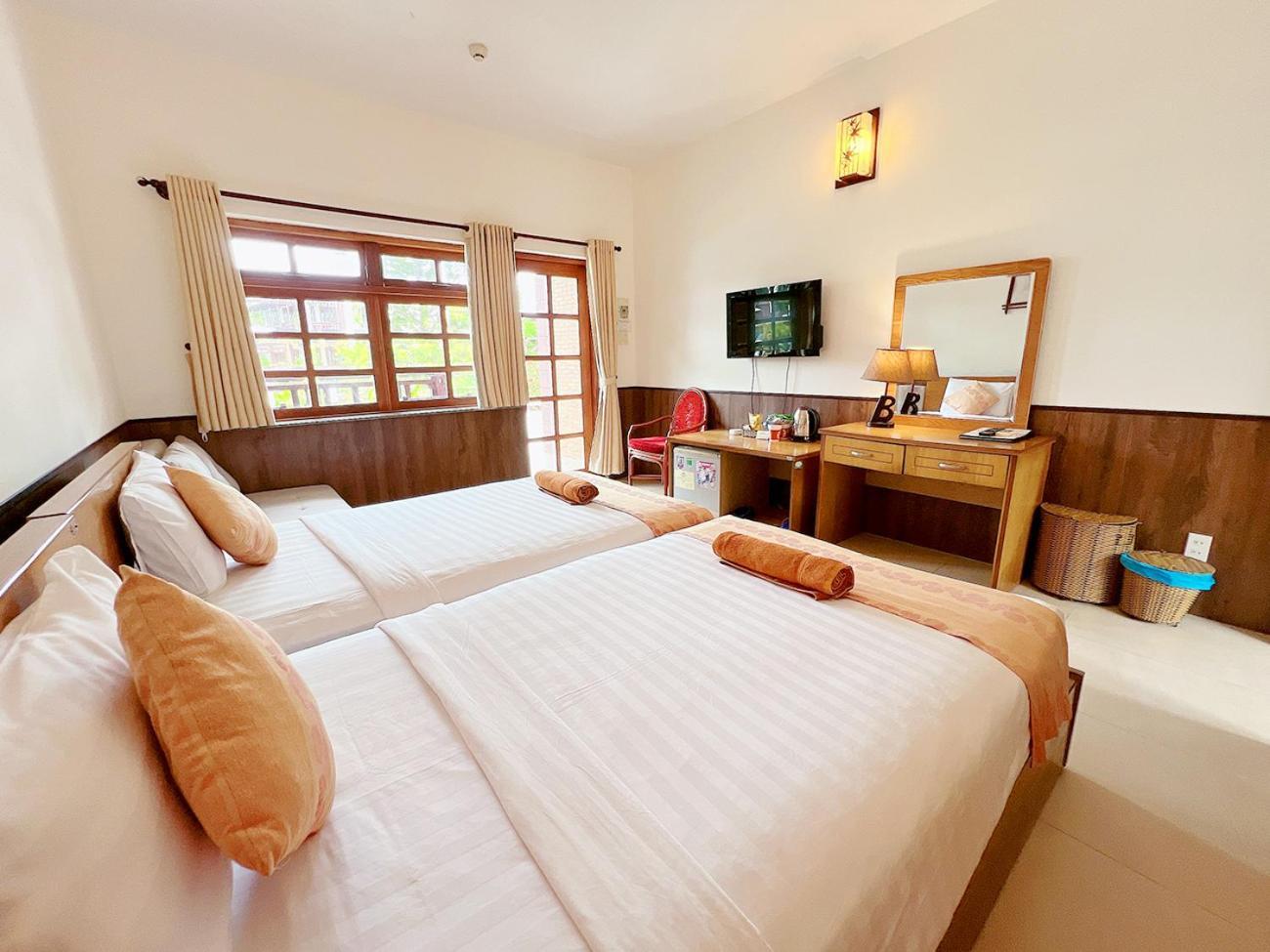 Superior Double or Twin Room with Pool View - Free Mini-bar in Room