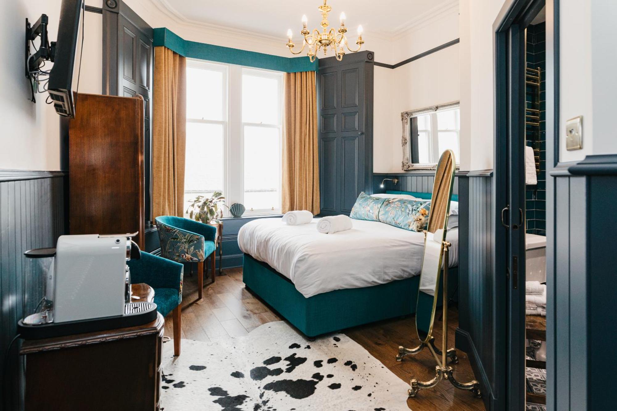 King Room,1591266180:JPEG