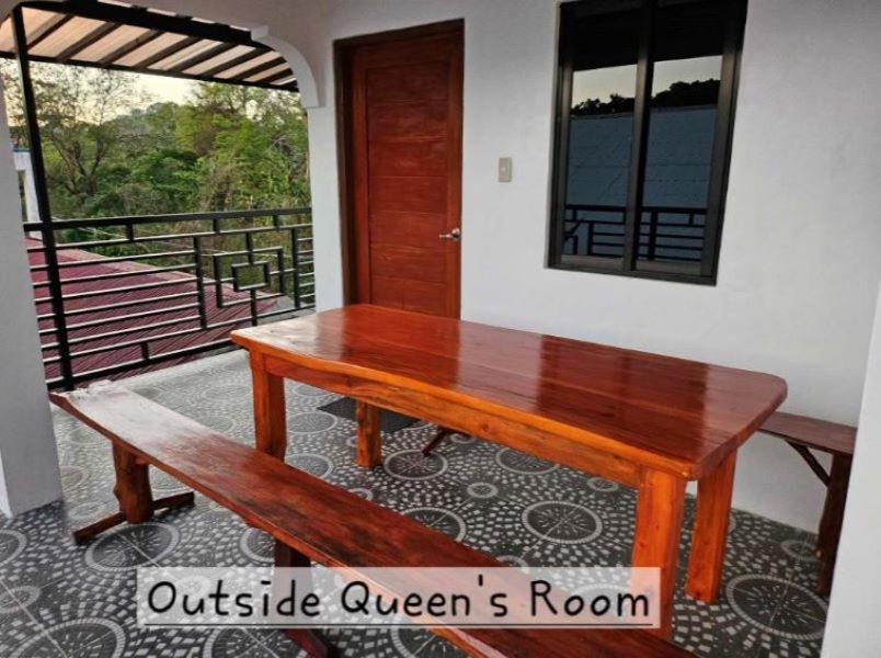 Deluxe Queen Suite