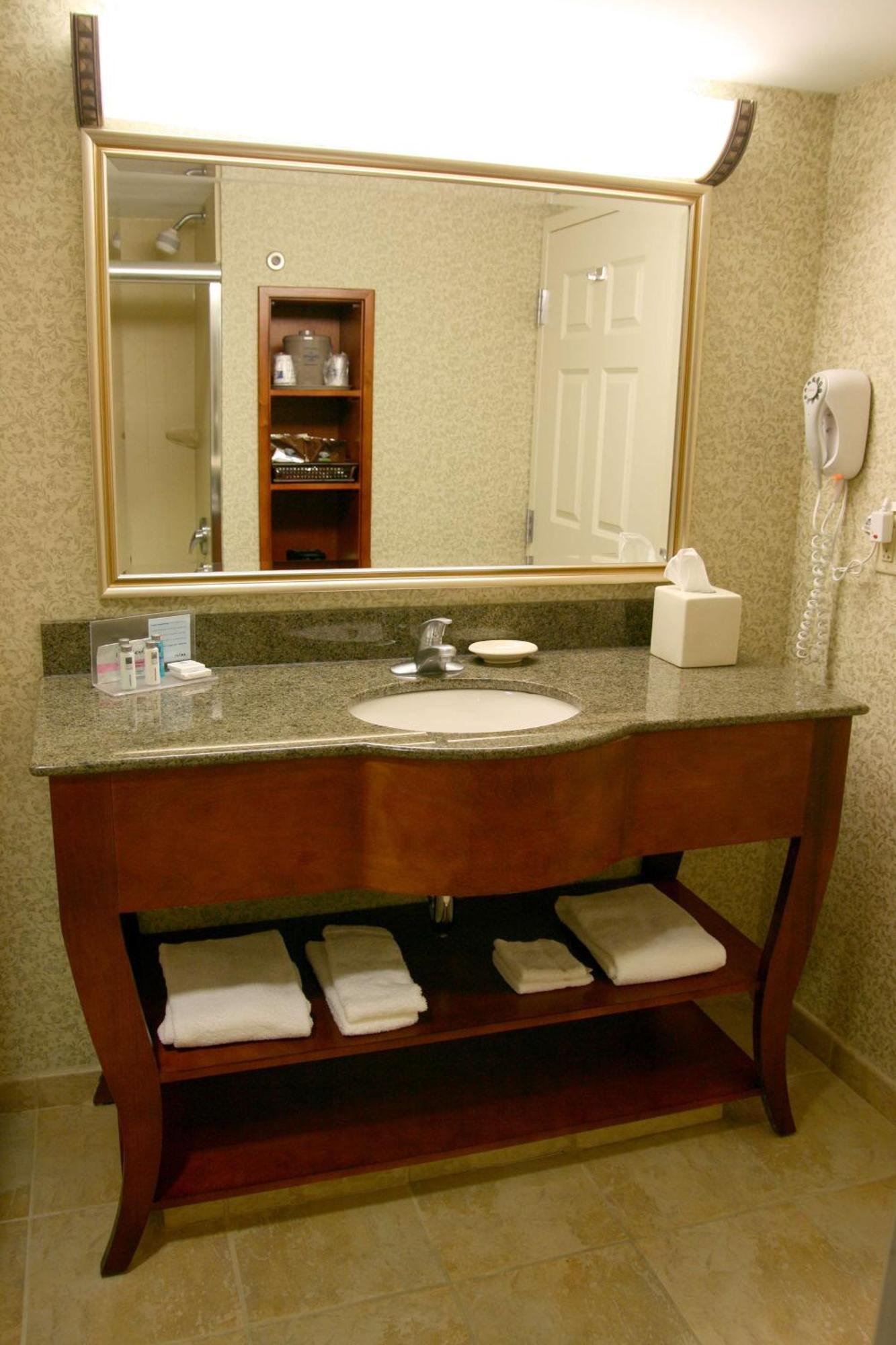 Deluxe King Room Non-Smoking