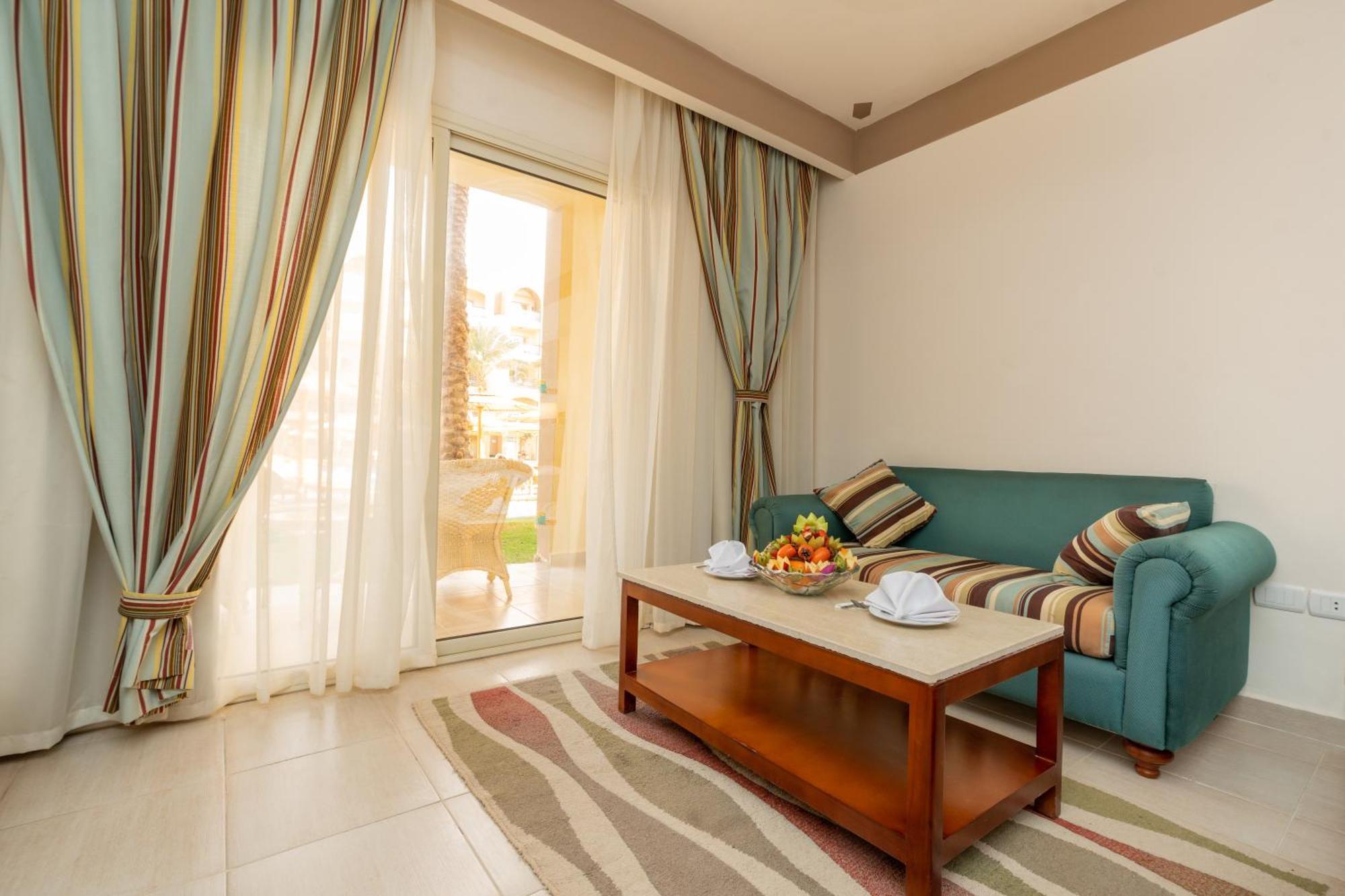 Double or Twin Room with Pool View,1499928907:JPEG