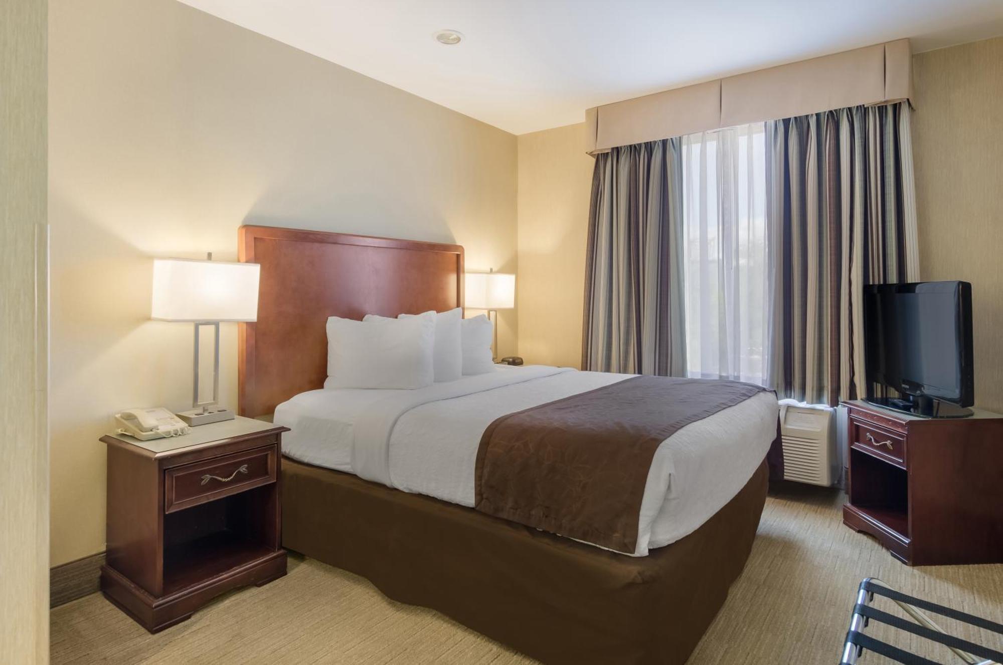 Efficiency Queen Suite Two Queen Beds Non-Smoking