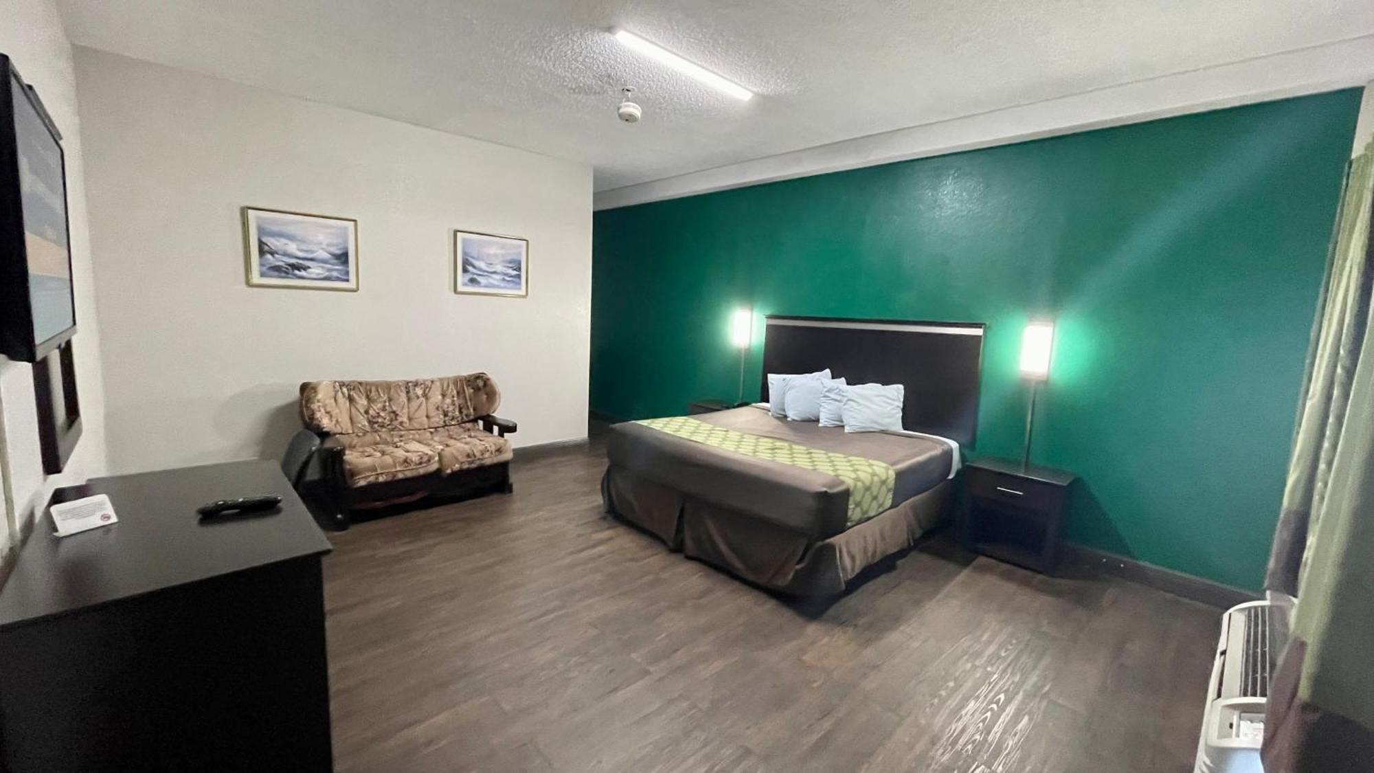 King Room - Non-Smoking
