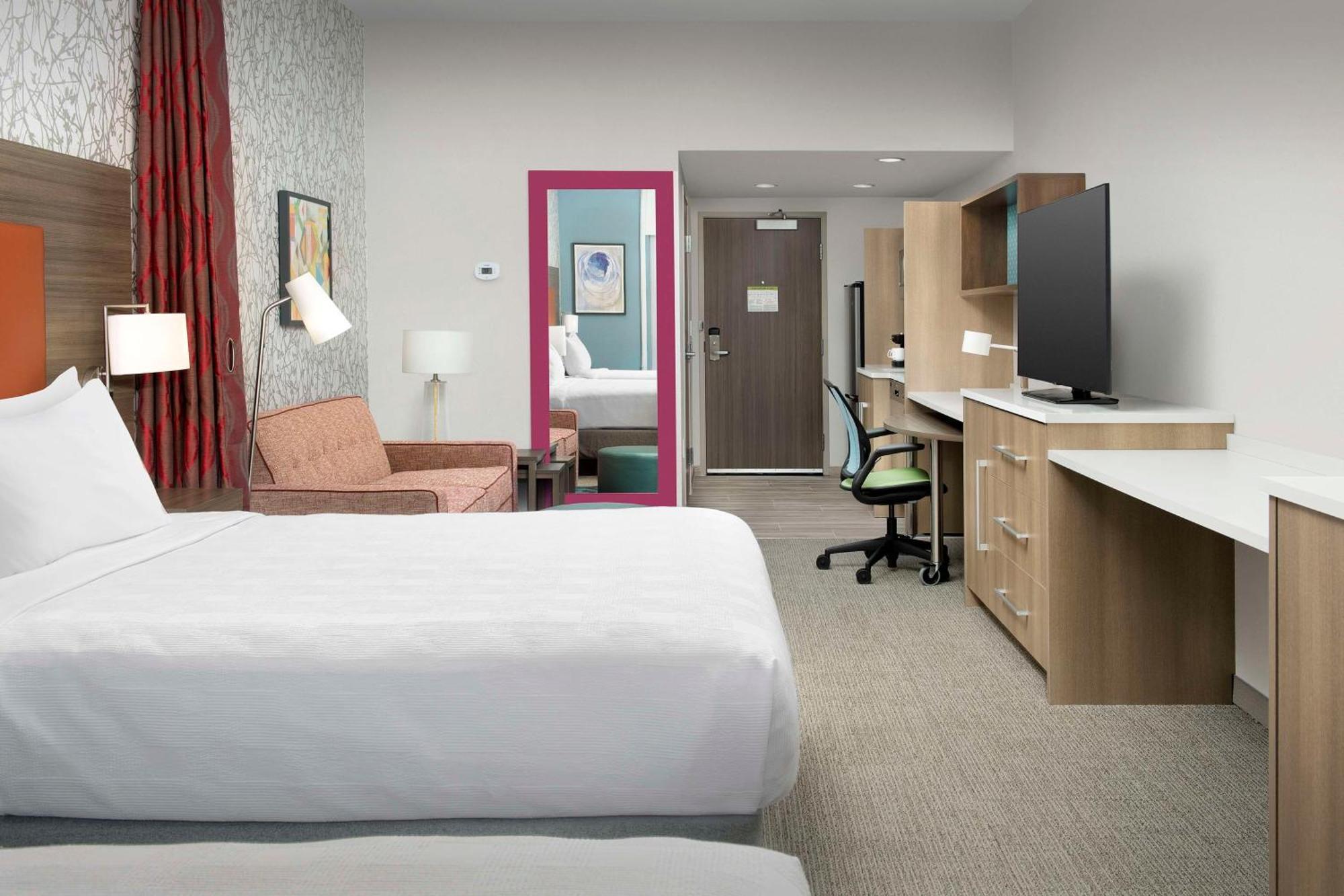 Queen Studio with Two Queen Beds - Non-Smoking