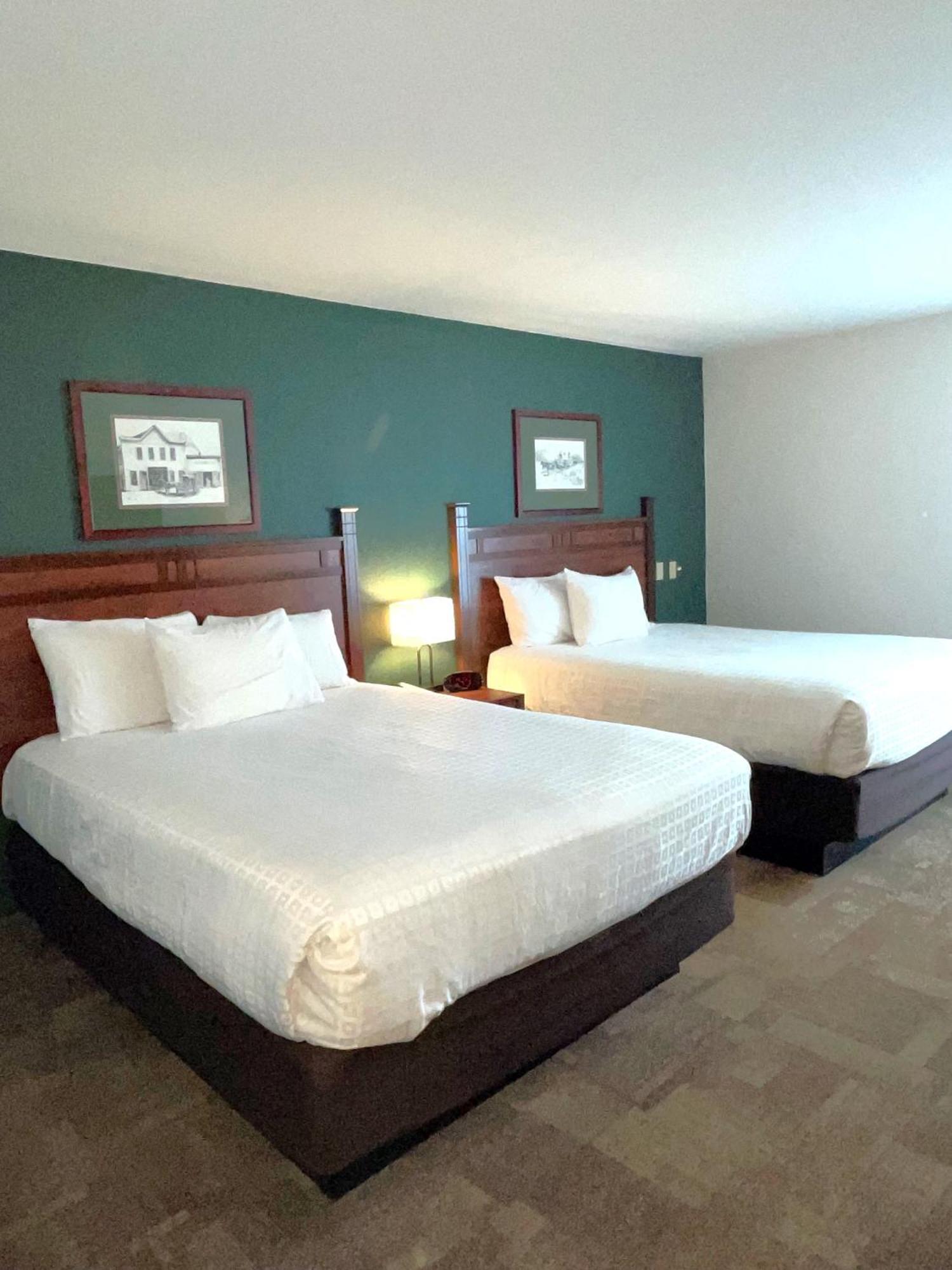 Deluxe Queen Room,1500118402:JPEG