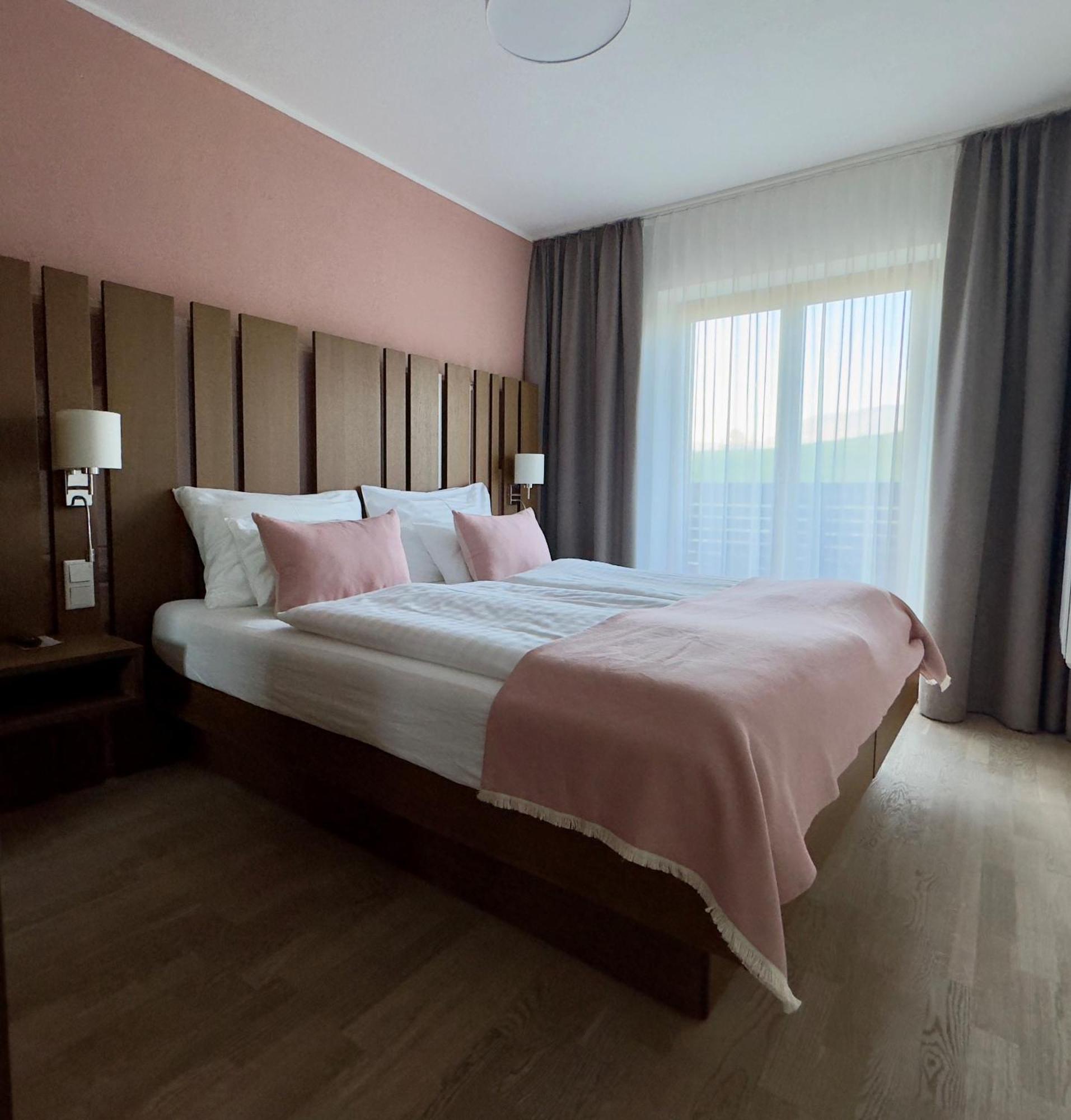 Apartment mit Seeblick und Terrasse (5 Erwachsene)