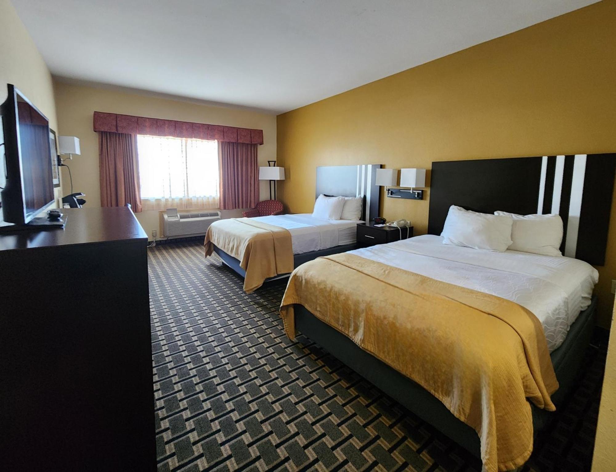 Queen Room with Two Queen Beds, Mobility Access and Bathtub with Grab Bars, Non-Smoking
