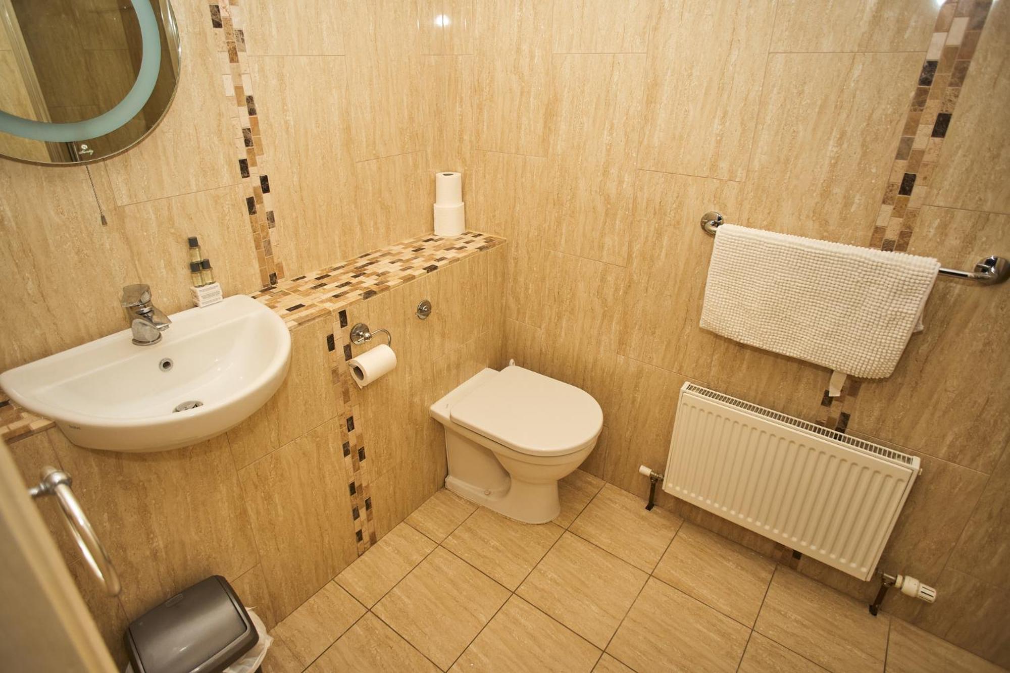 Triple Room with Shower
