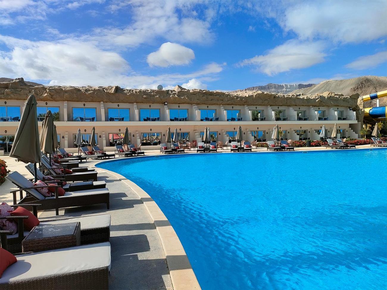 Junior Suite with Pool View