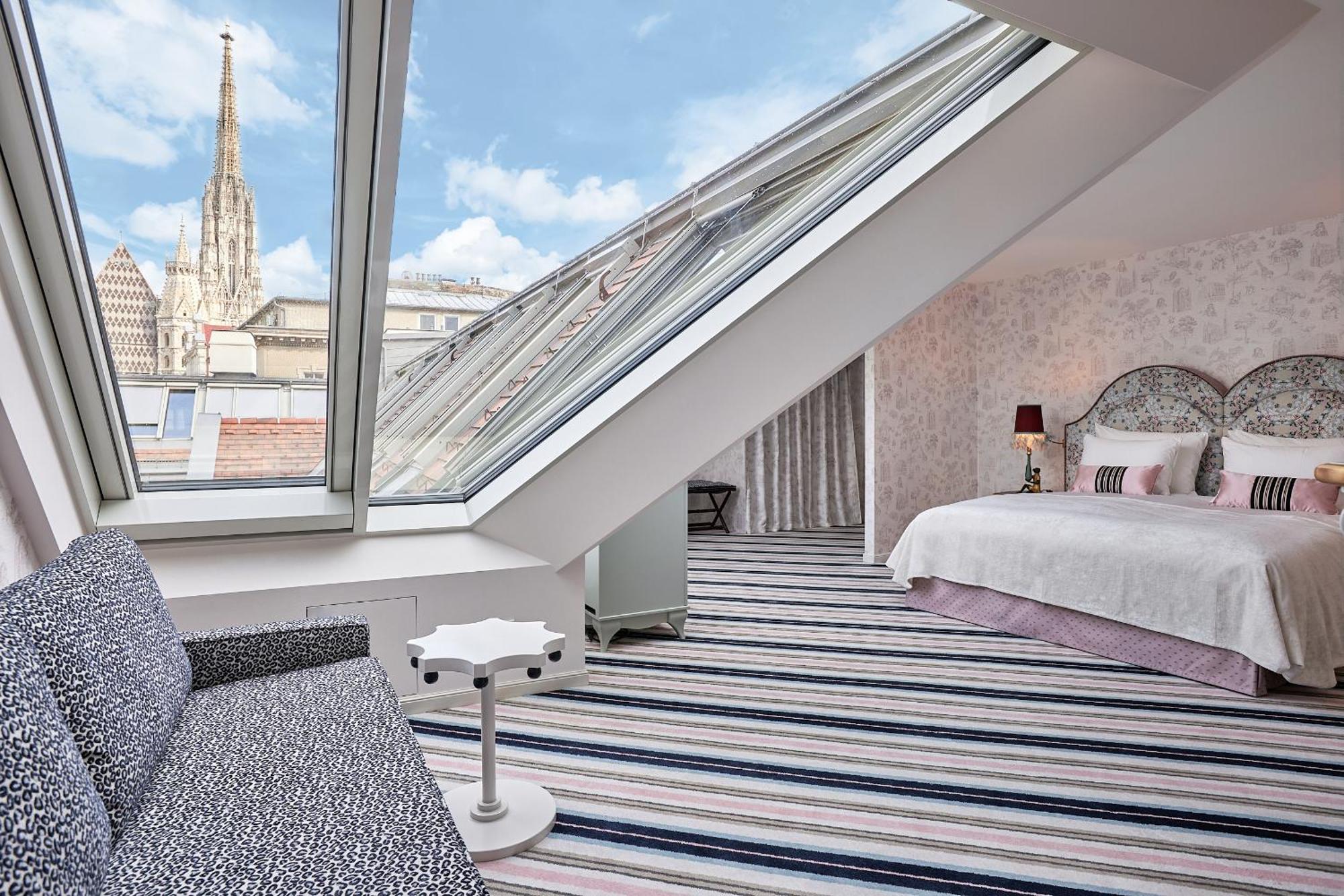 Majesty Suite,1505585434:JPEG