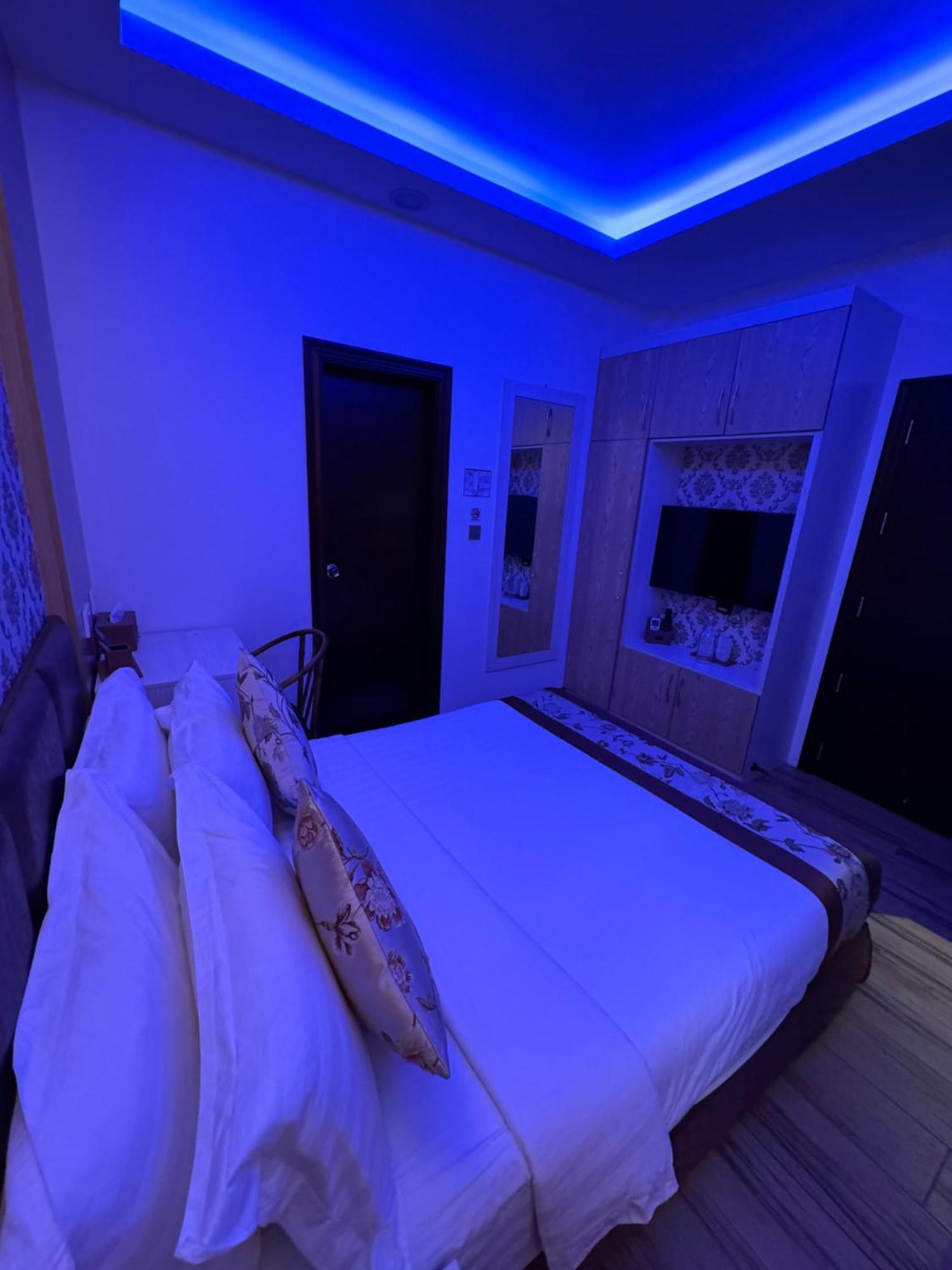 Superior Queen Room (Free Return Airport Transfer and 10% off on Food & Beverage)