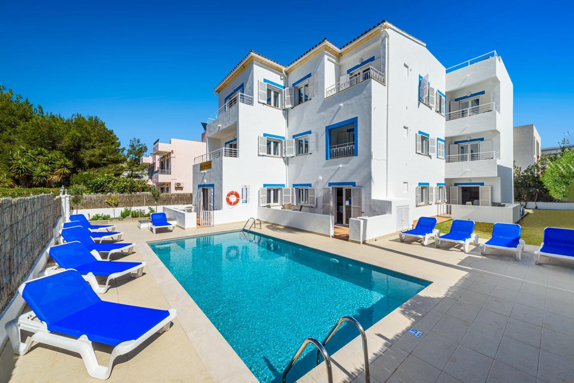 Apartamento con balcón