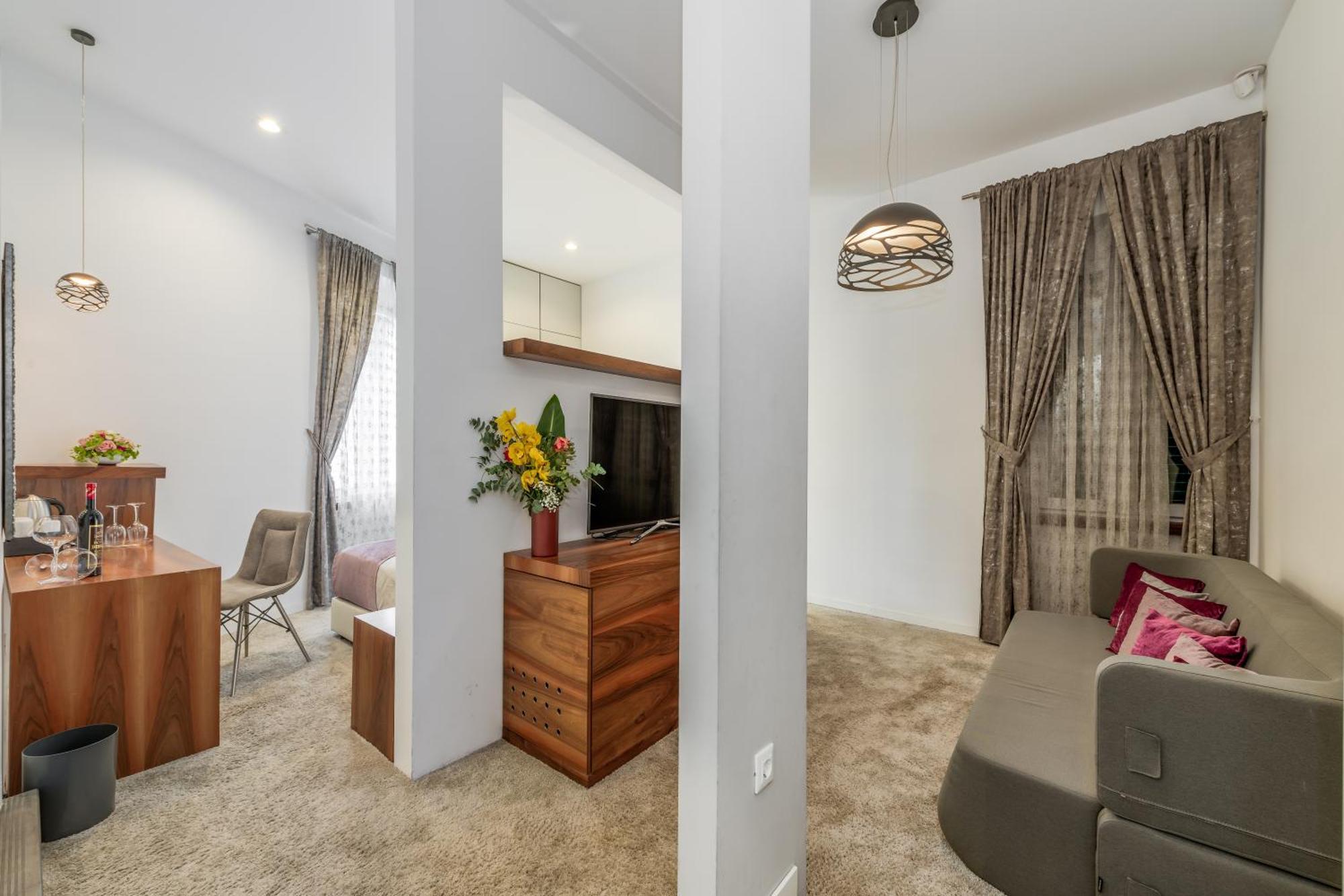 Deluxe Suite with Steam Bath,1505891539:JPEG