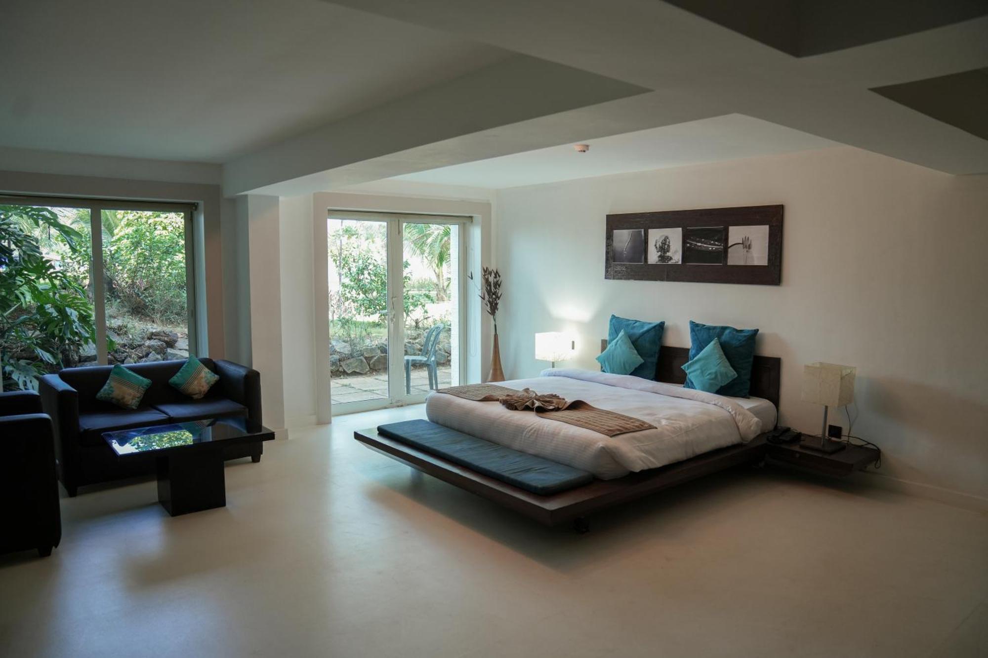 Luxury Garden View Suite with Sit Out