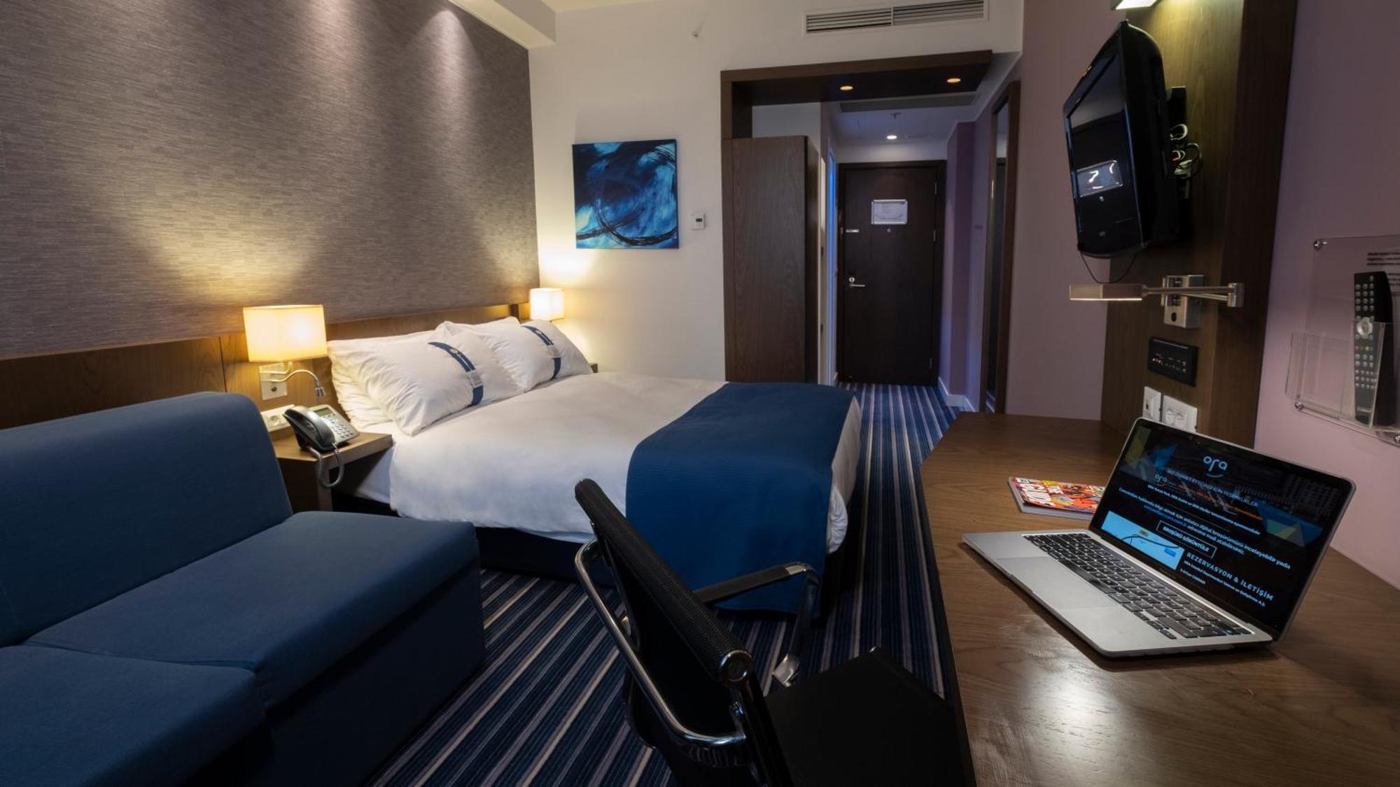 Double Room,1507436272:JPEG