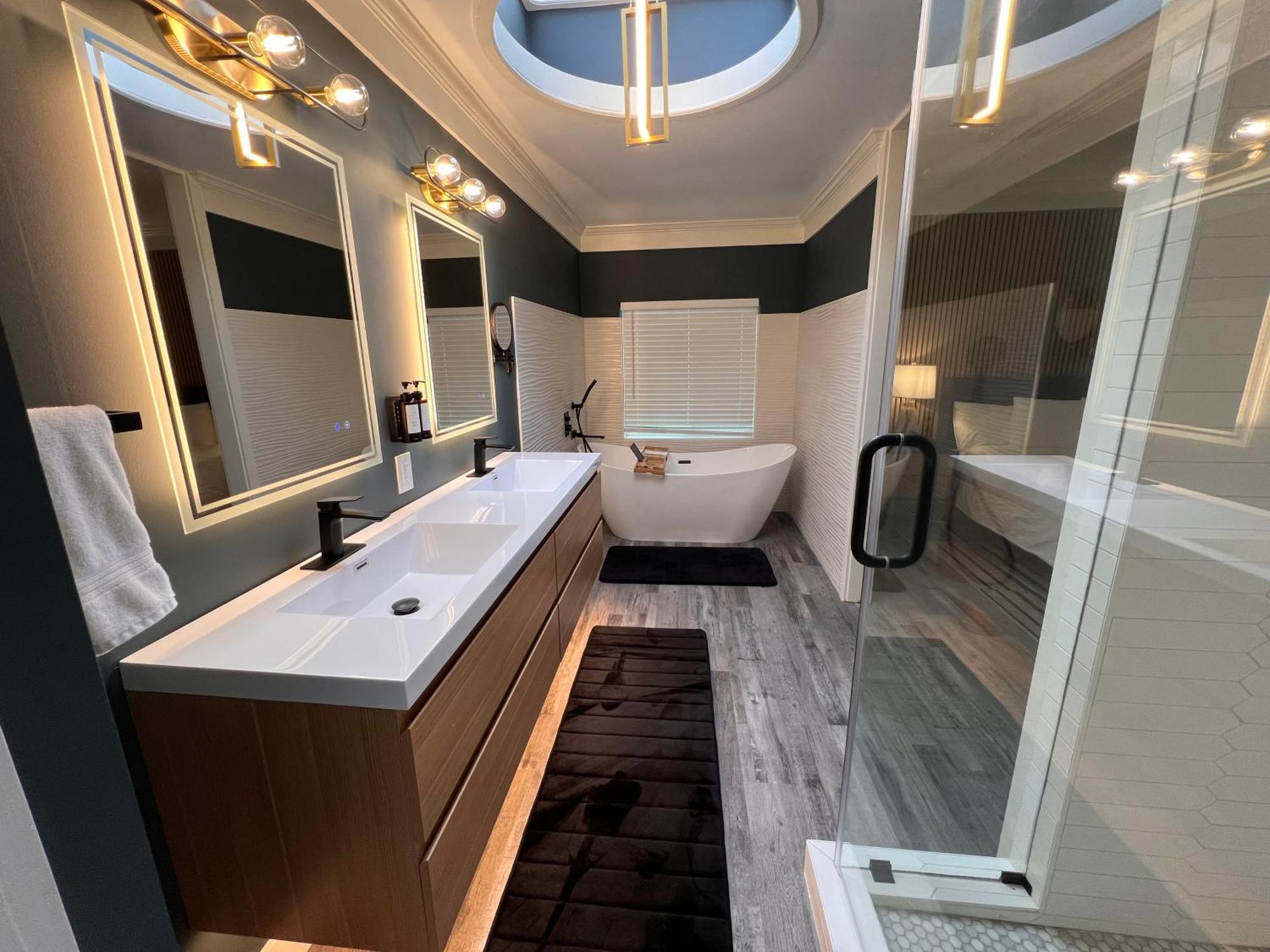 King Suite with Spa Bath