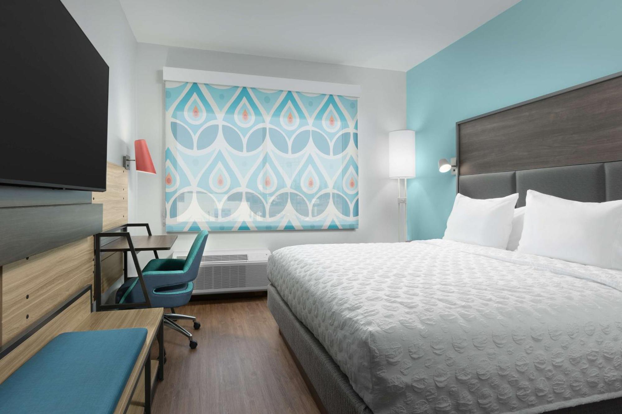 King Room with Walk-In Shower