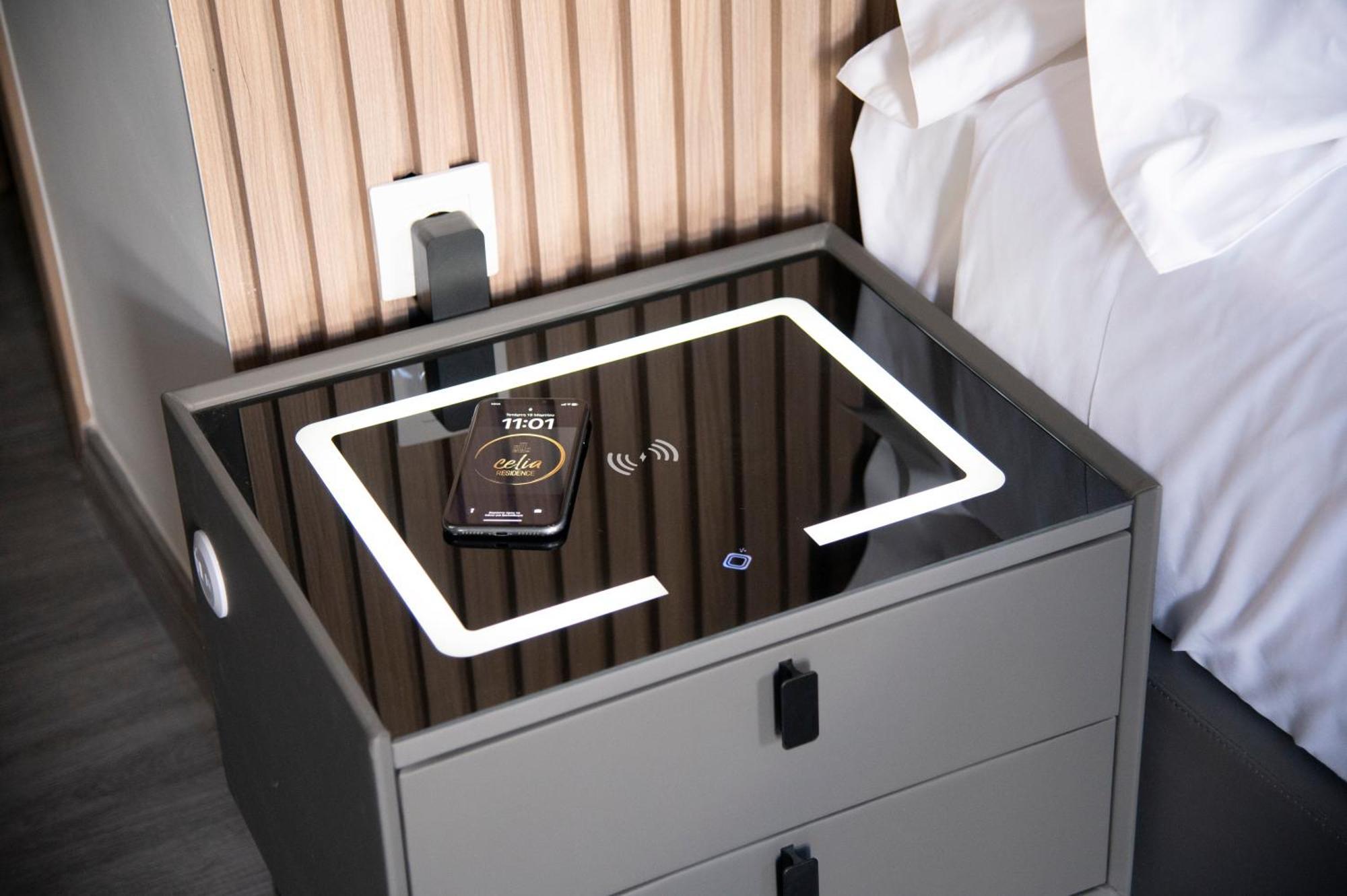 Deluxe Room,1508365132:JPEG