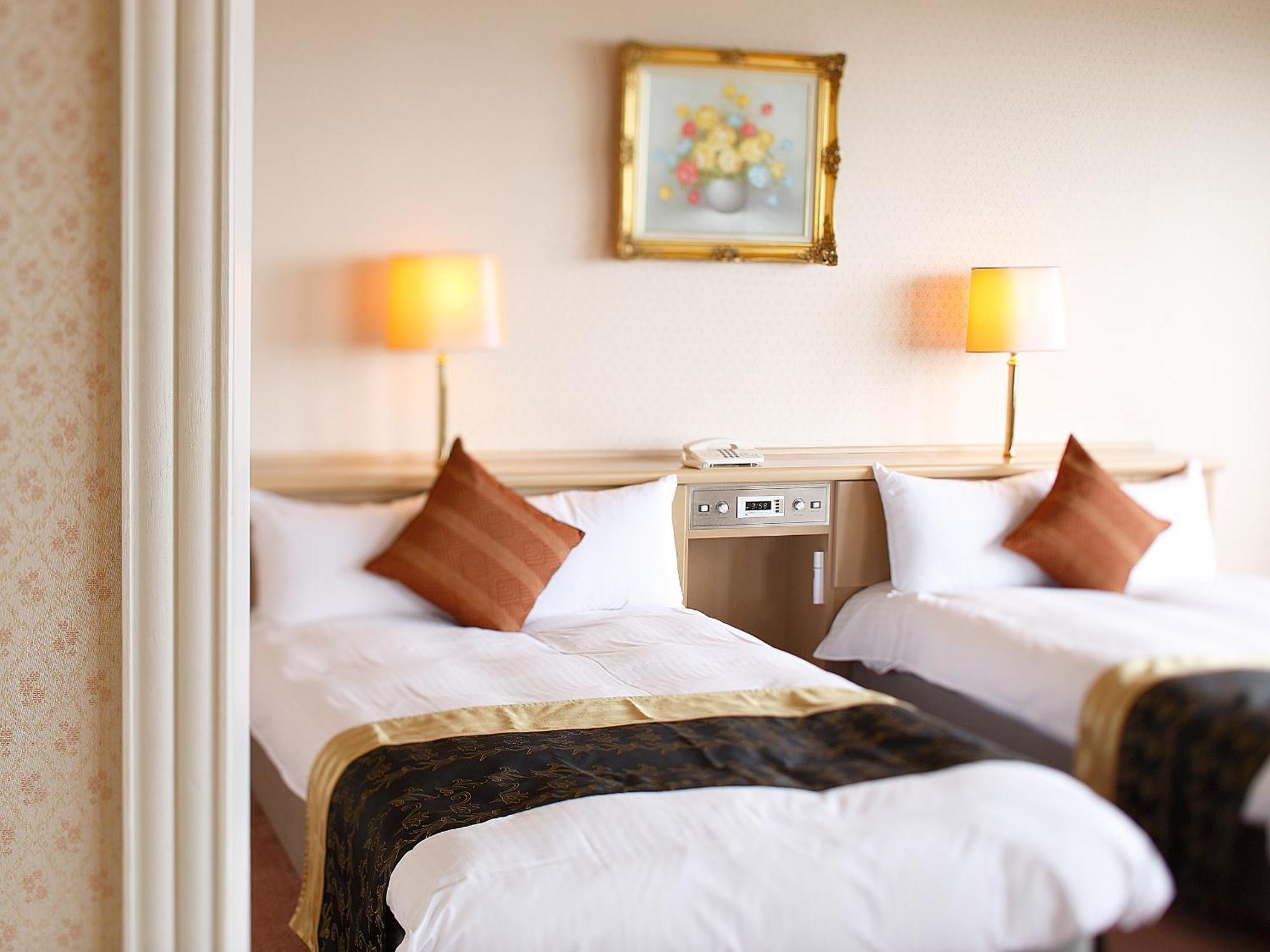 Classic Suite with Two Single Beds