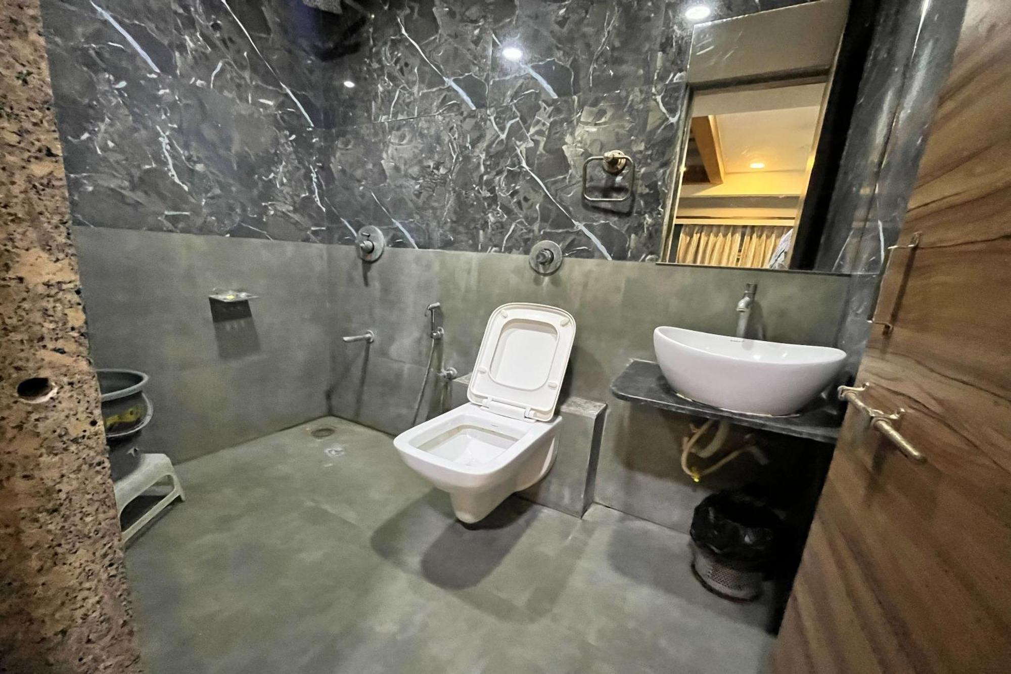Large Double Room,1501925392:JPEG