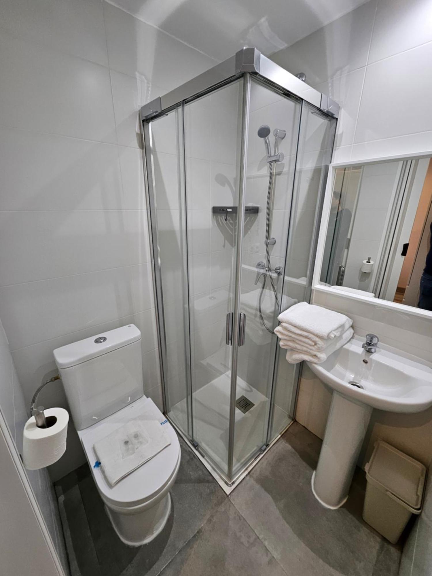 Habitación Doble con baño privado - 2 camas