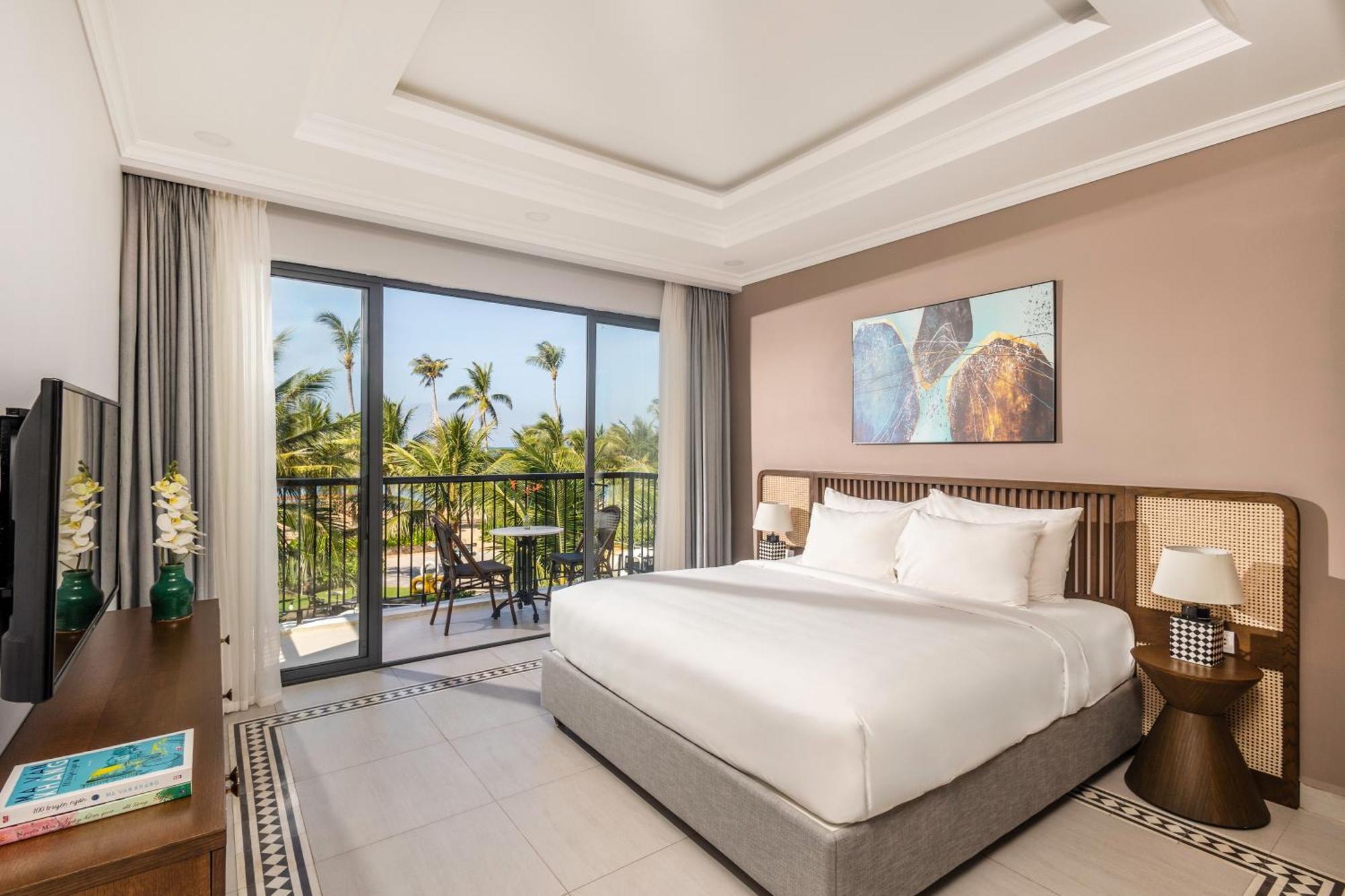 3 bedroom Beachfront Villa with Private Pool