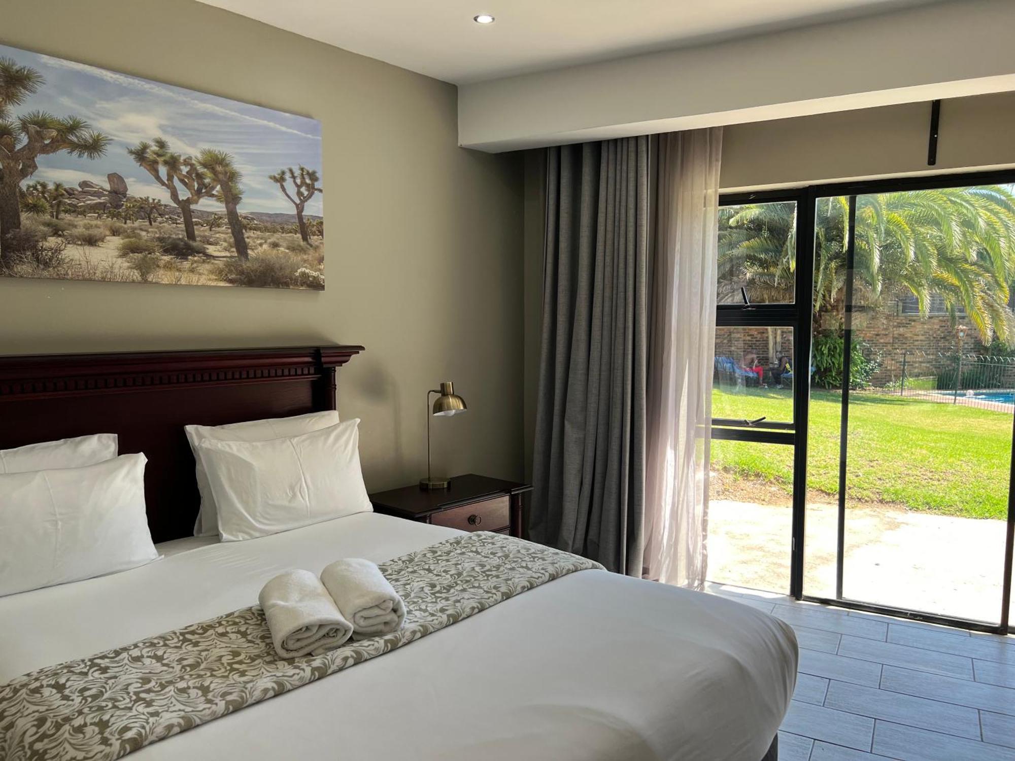 Standard Queen Room