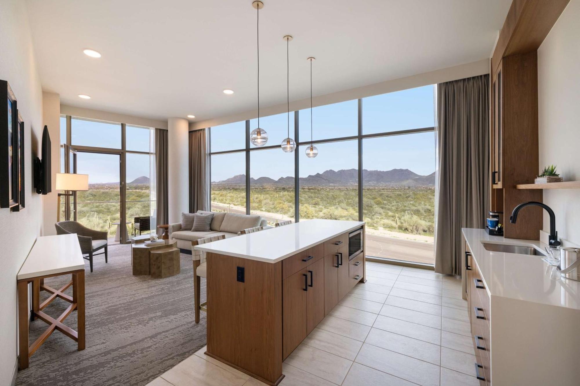 King Suite Mountain View
