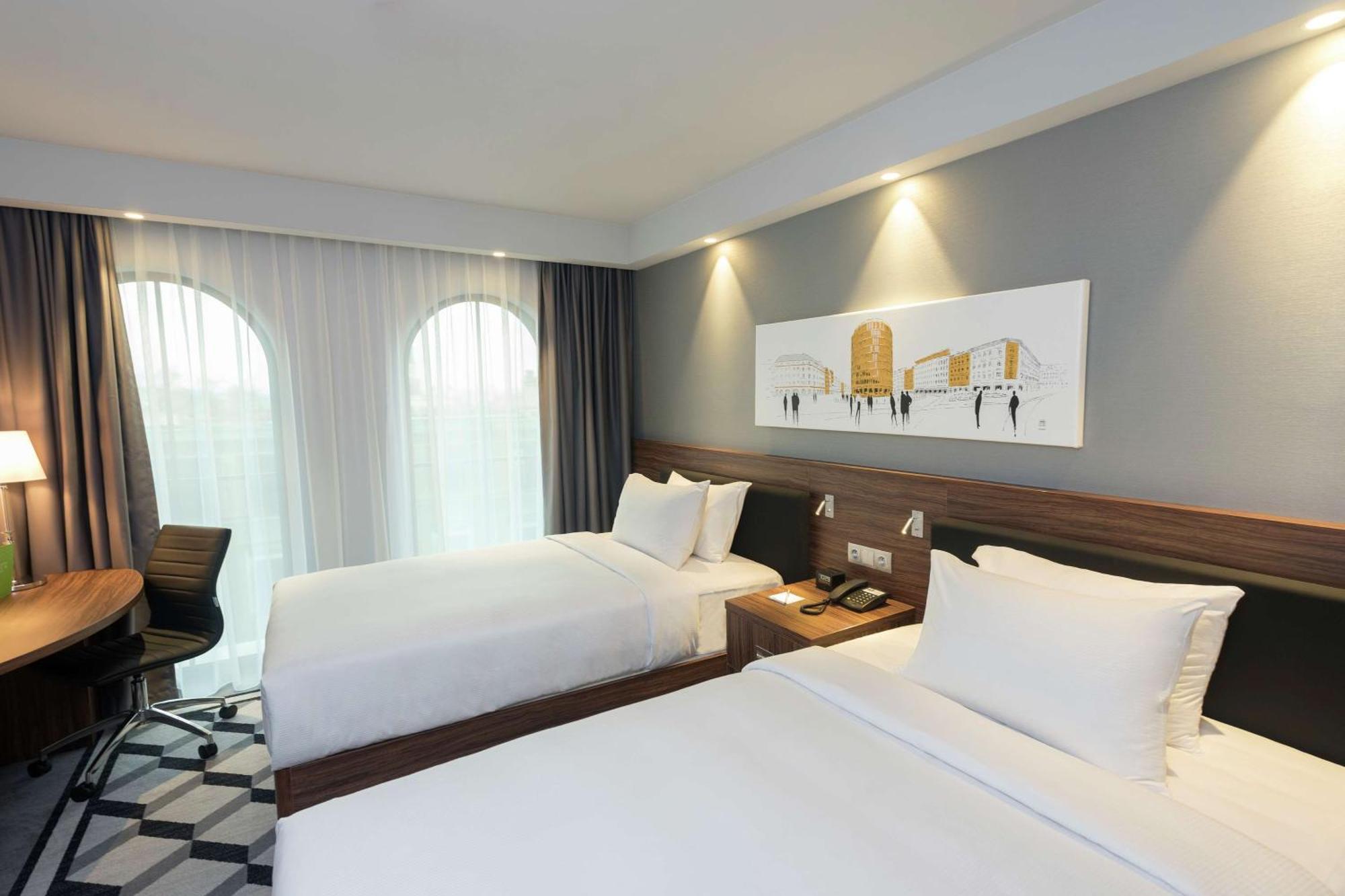 Twin Room with City View