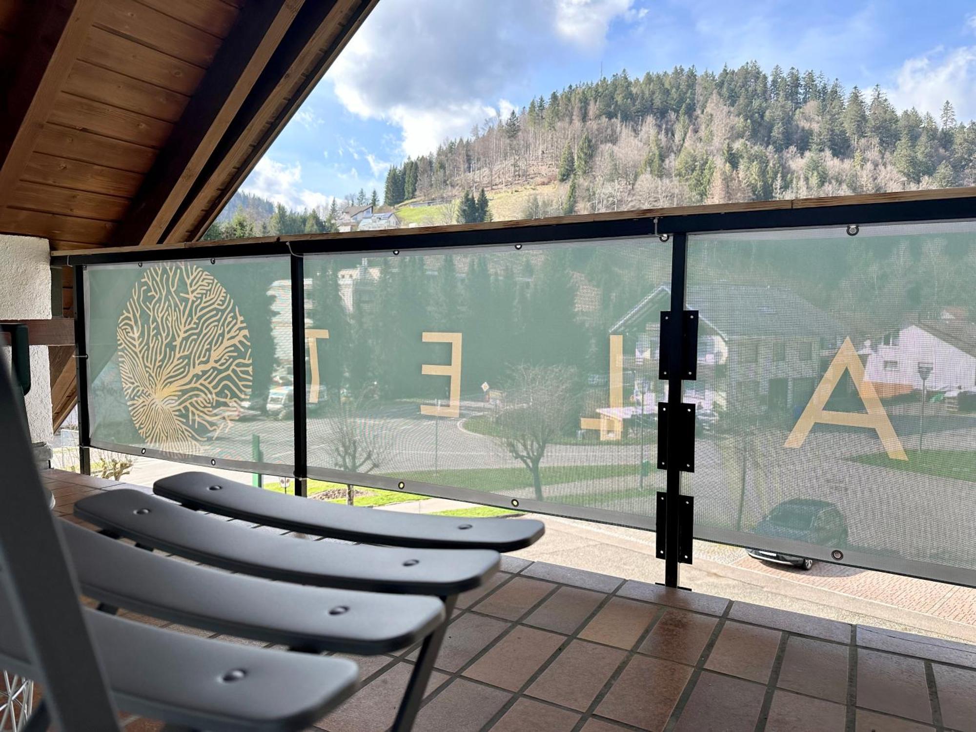Doppelzimmer mit Balkon