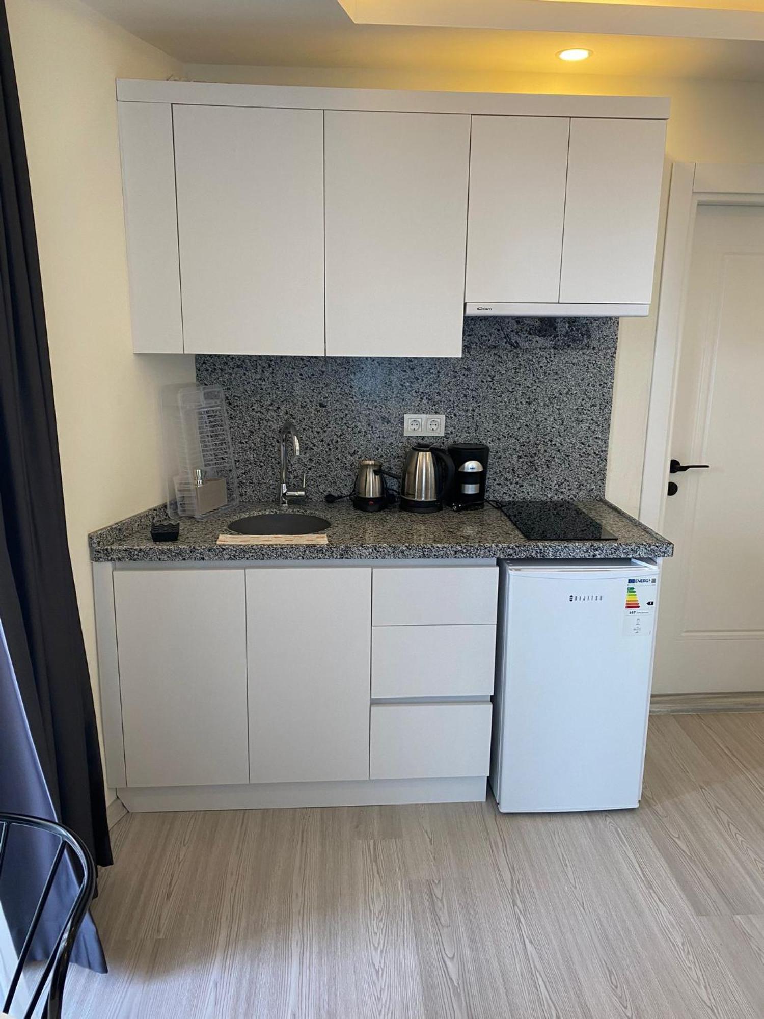 Apartment with Balcony,1467400961:JPEG