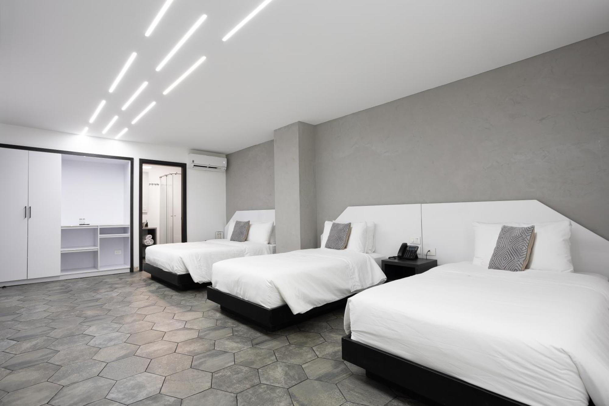 Premium Quadruple Room,1508627971:JPEG
