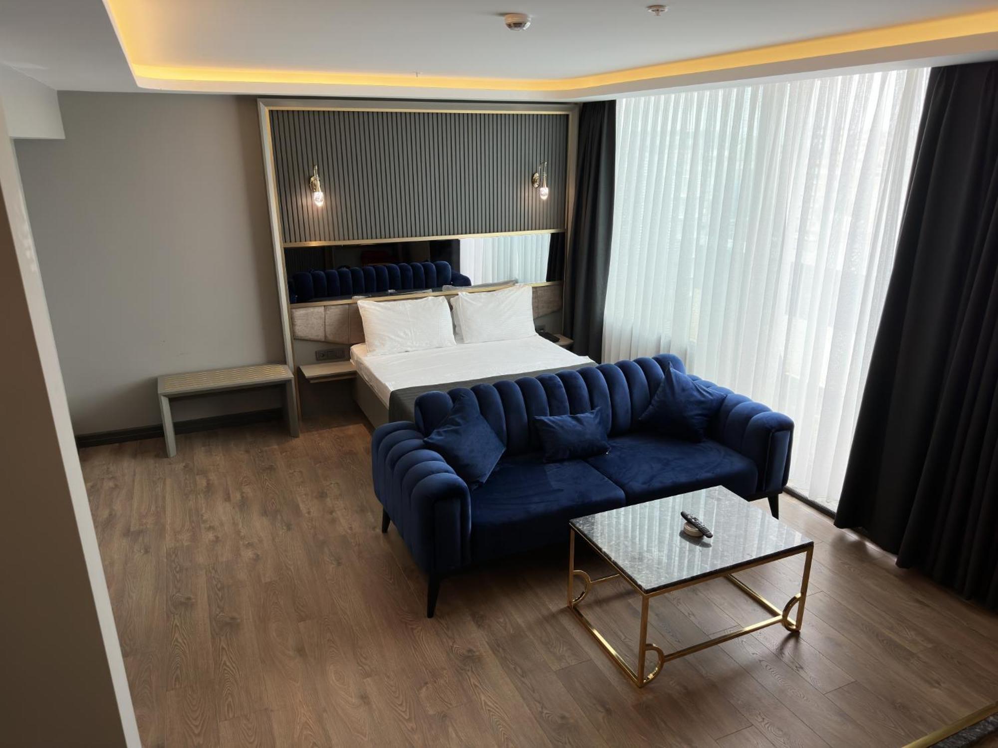 Deluxe Double Room with Balcony,1509804034:JPEG