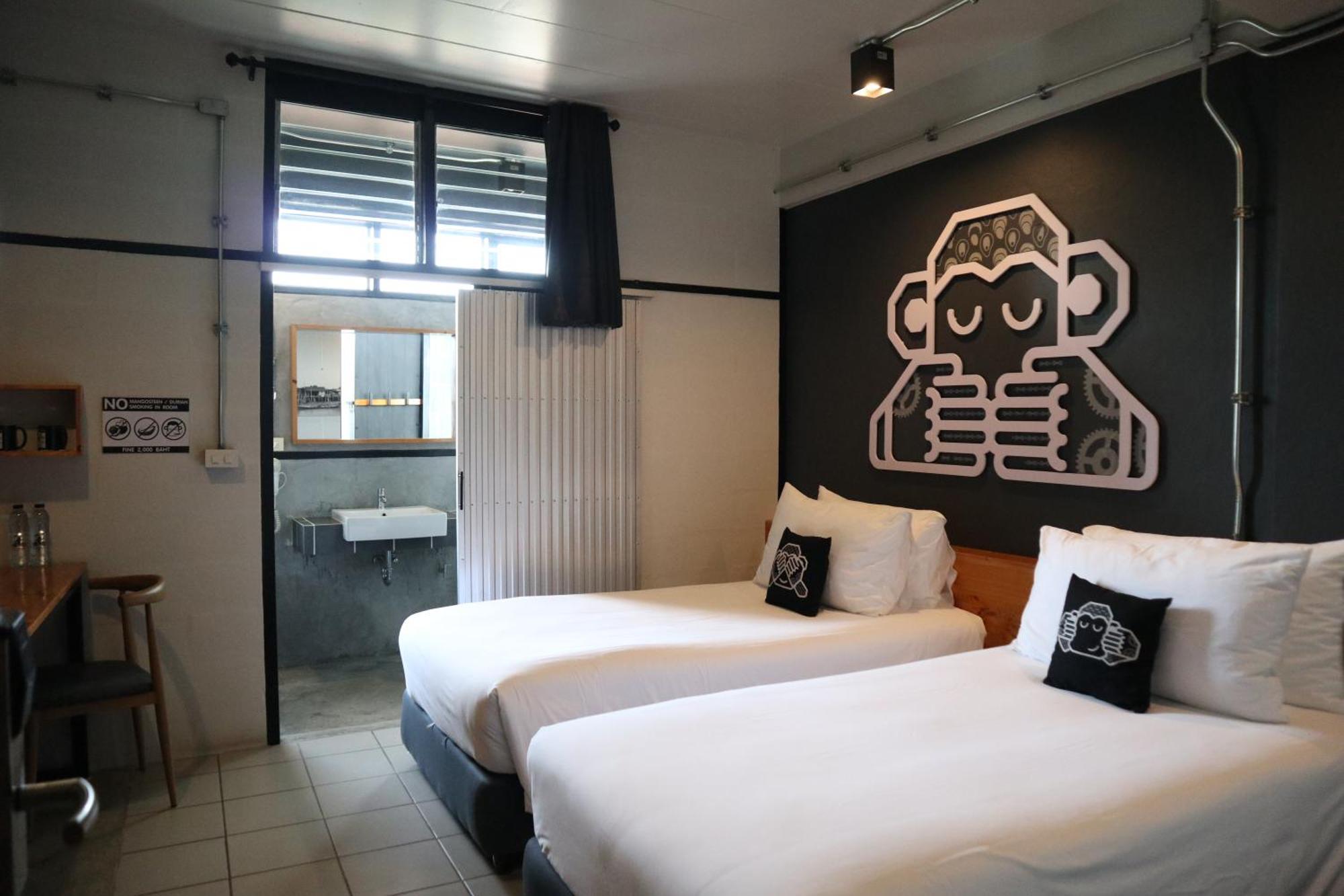 Standard Twin Room