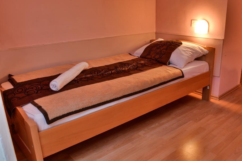 Dreibettzimmer