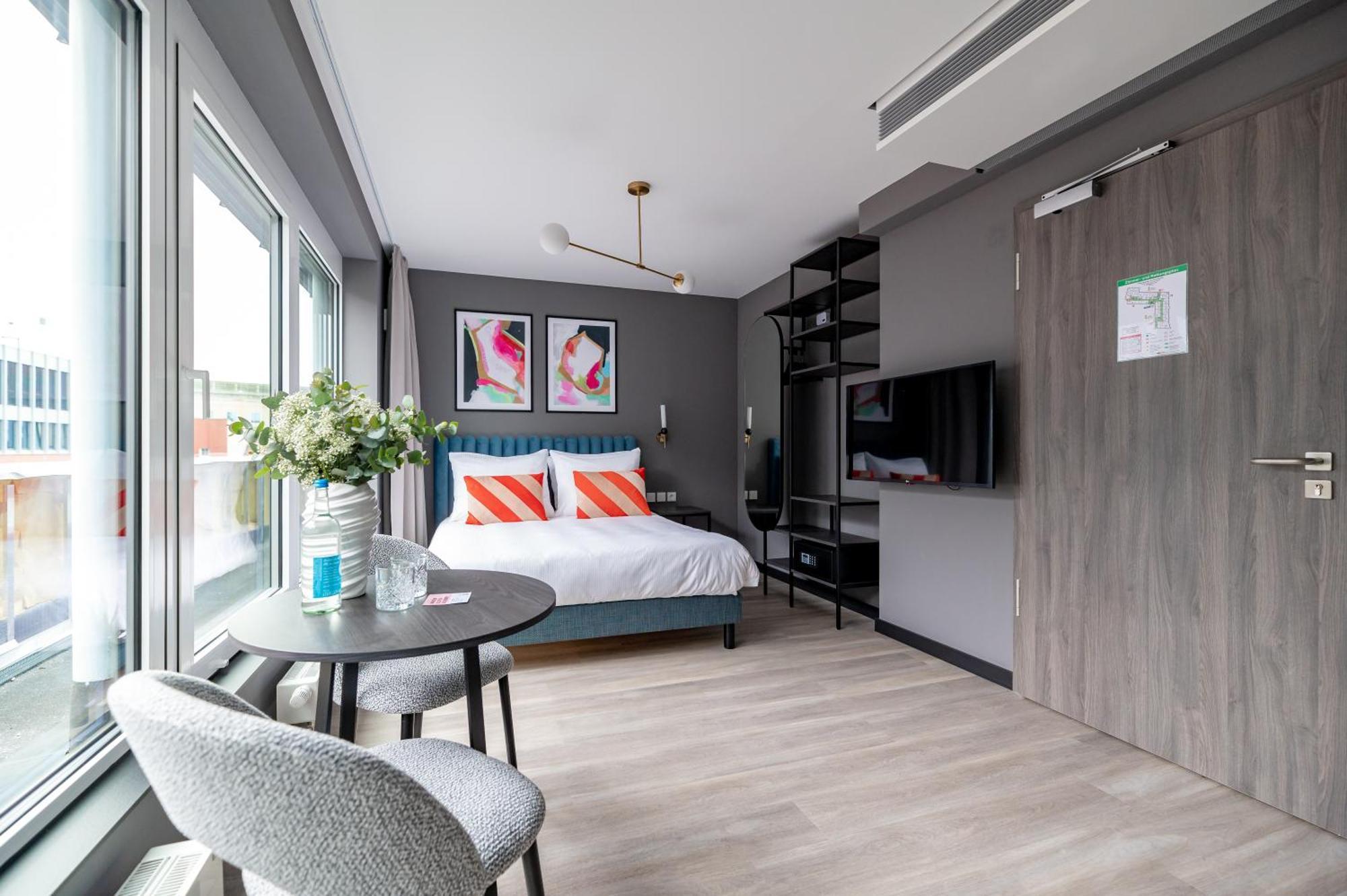 Medium Studio with Kitchenette