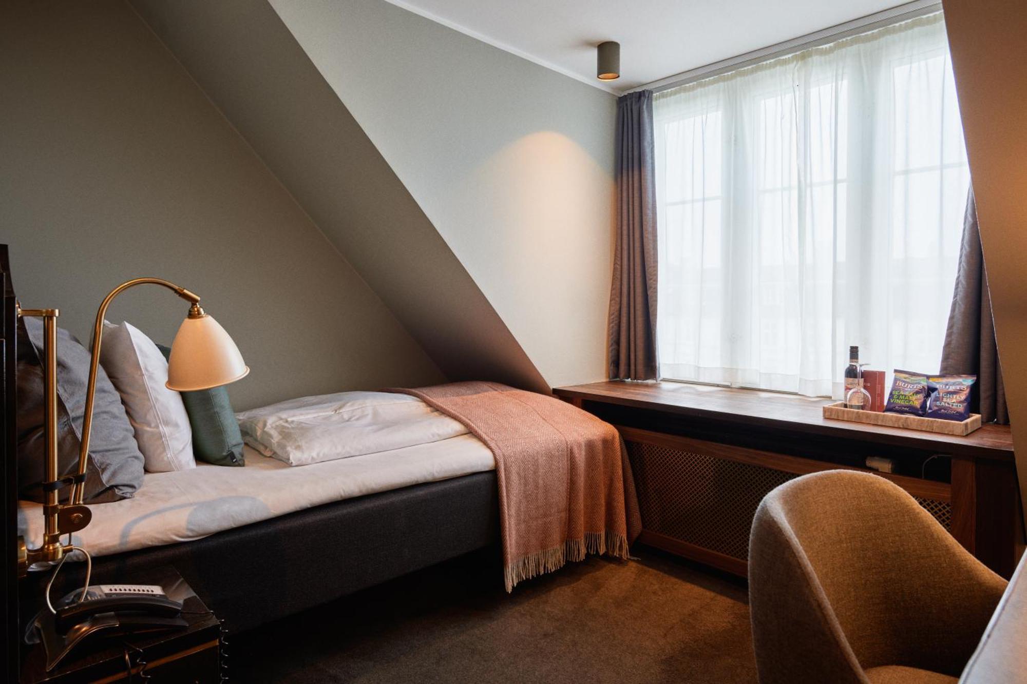 Single Room,1516323214:JPEG