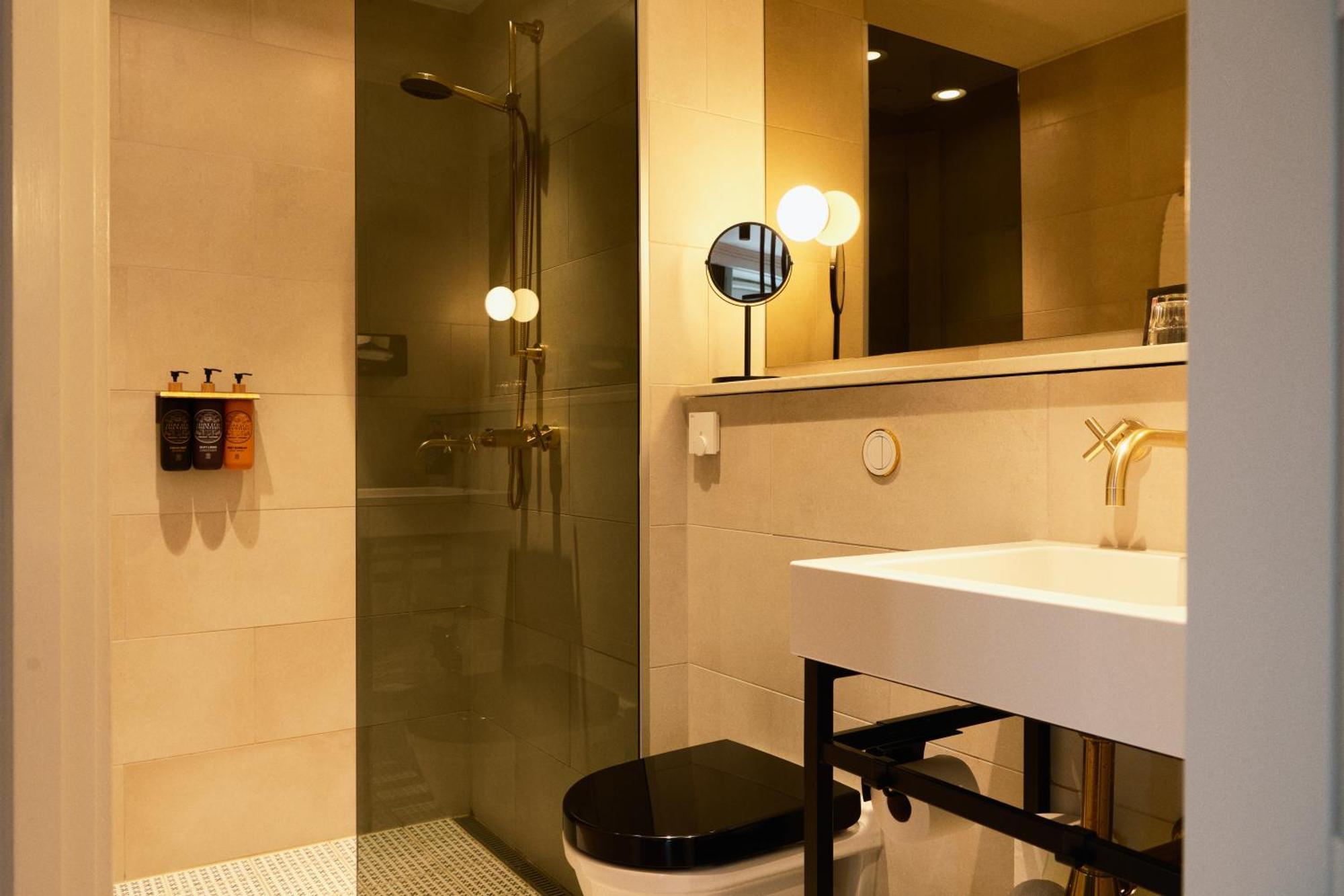 Medium Double Room,1516323241:JPEG