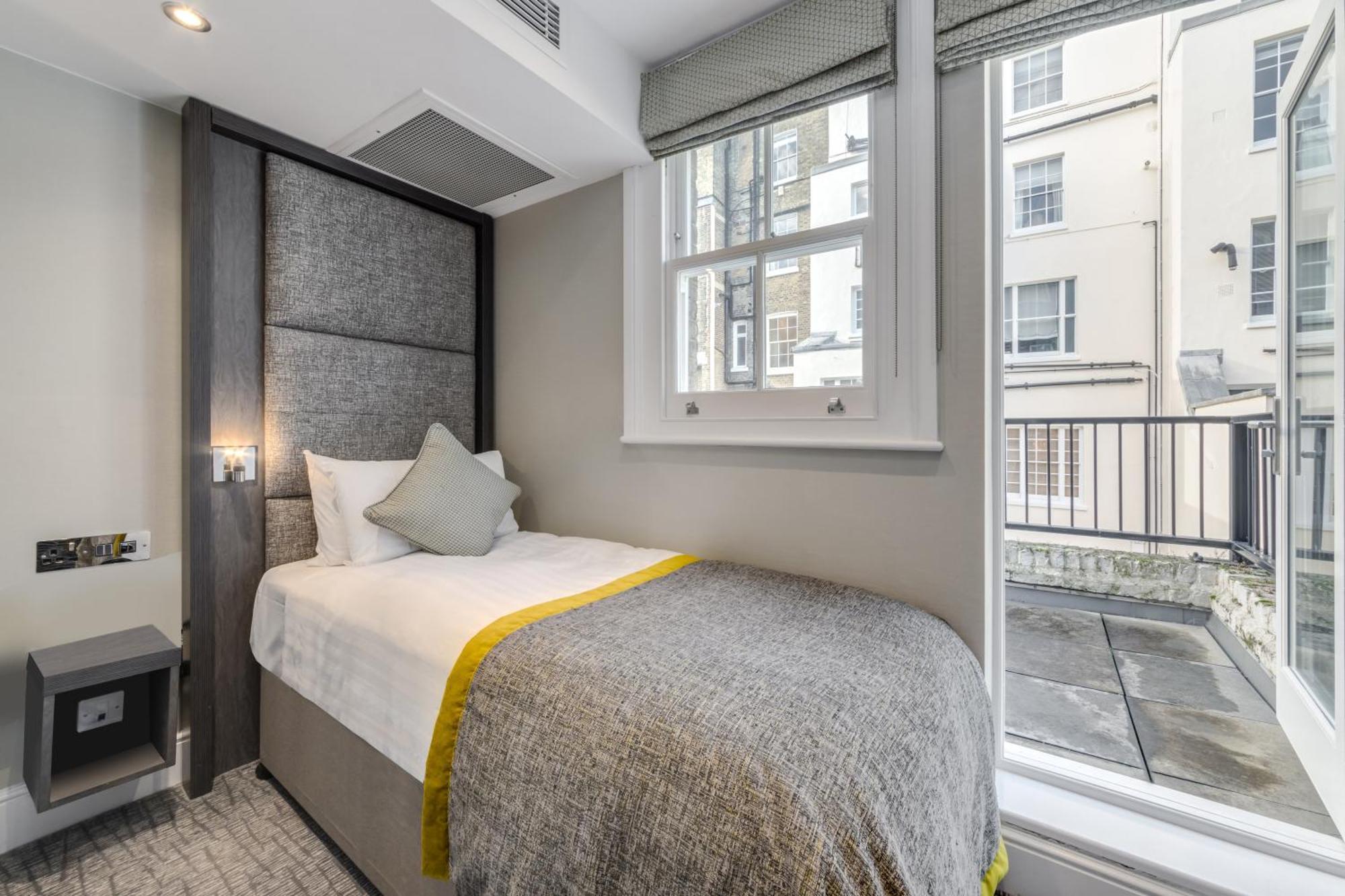 Single Room Balcony
