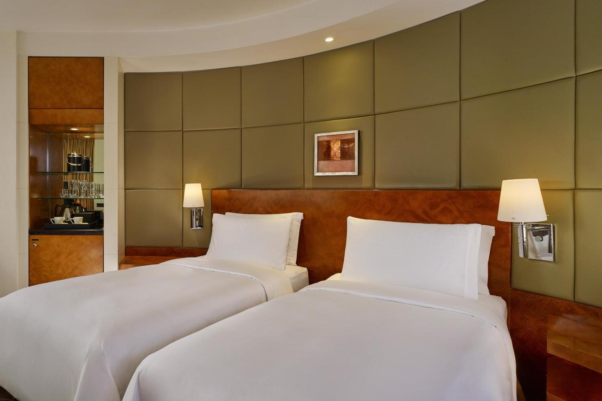 Panoramic room Guest room 2 Twin or Single Beds High floor,1683804360:JPEG