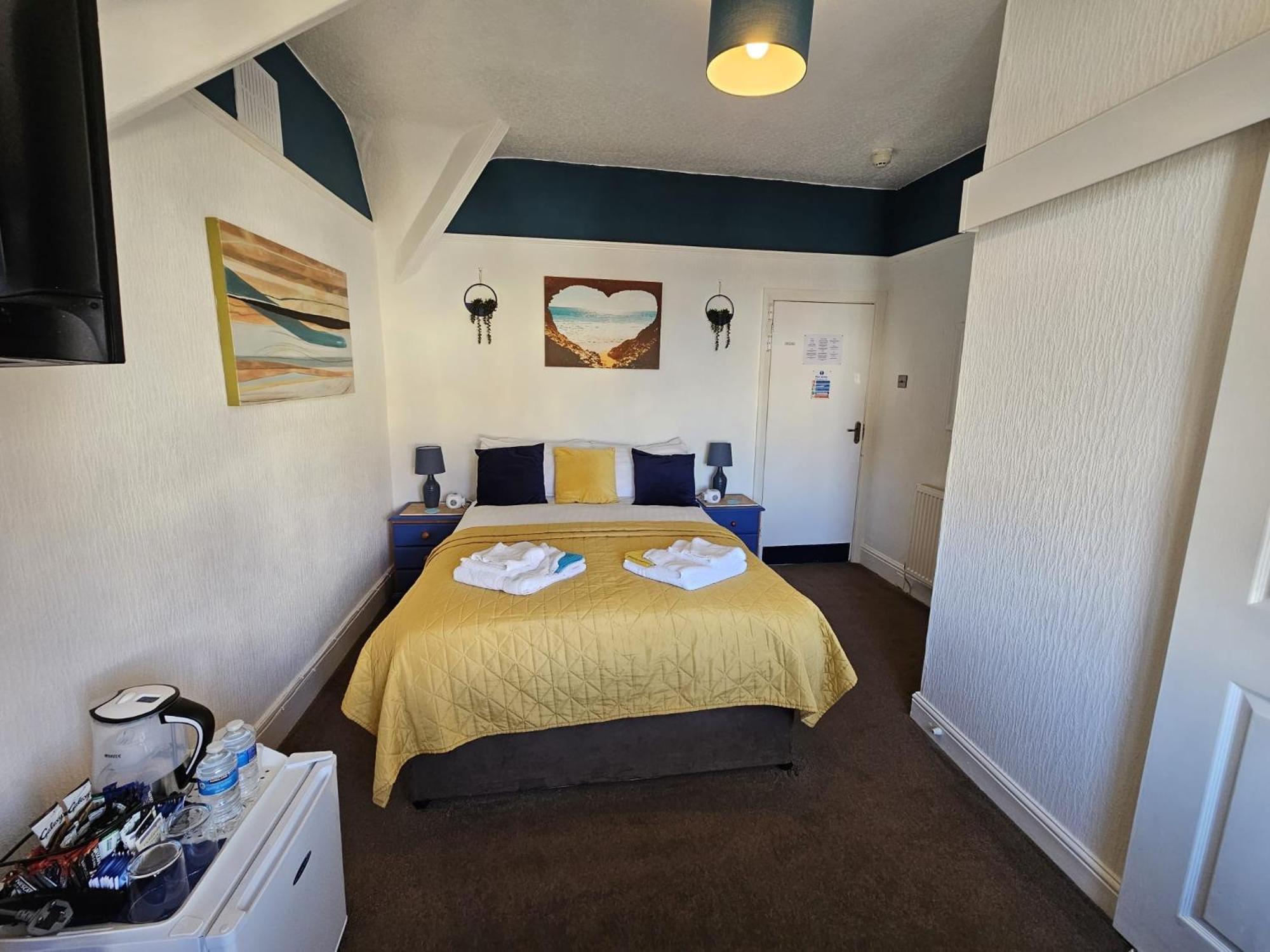 Twin/Double Room - Inland View