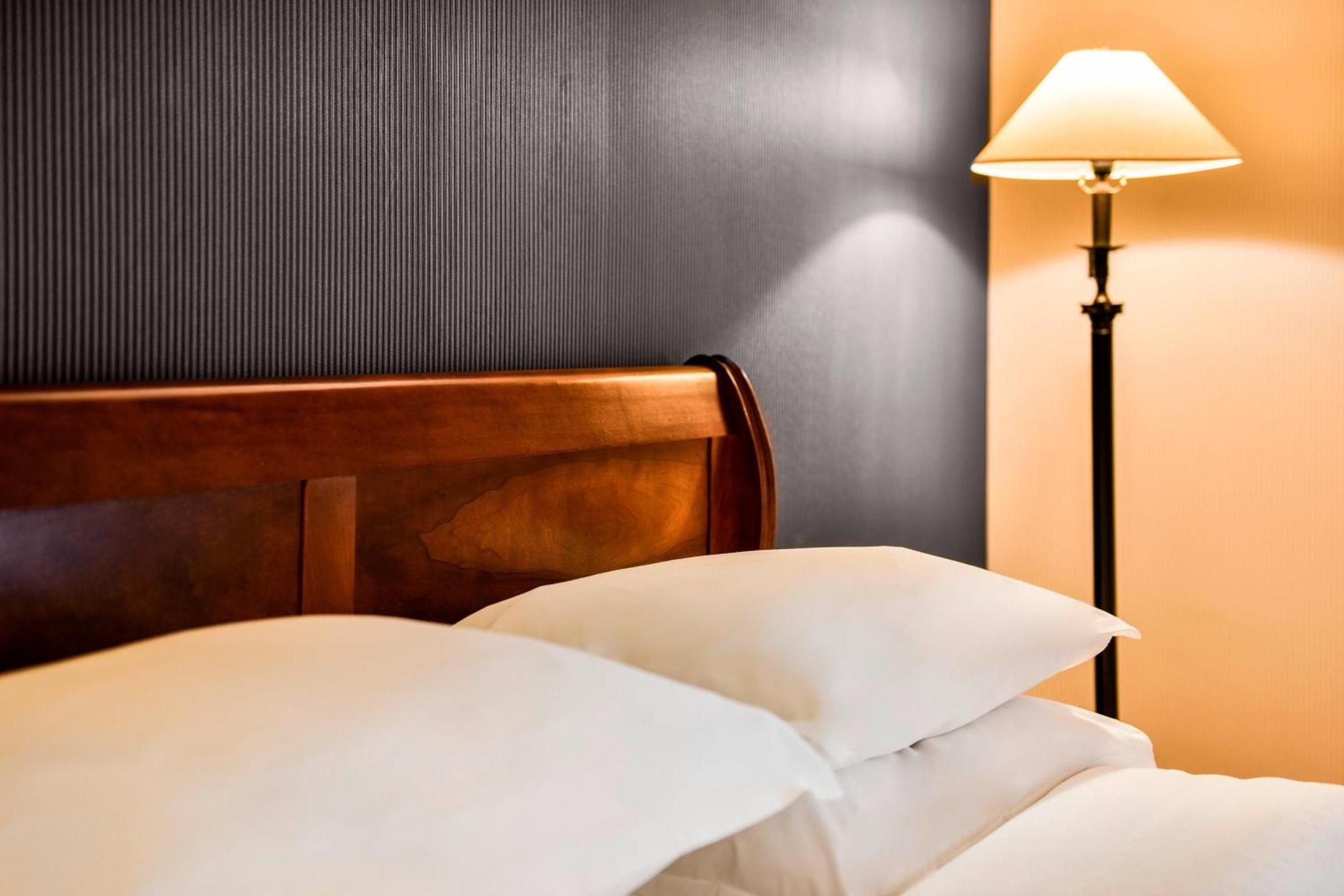 Classic Room Guest room 1 Queen,1516350154:JPEG