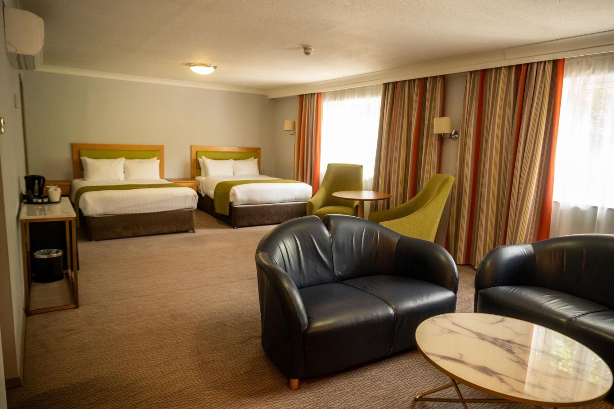 Double Suite with Two Double Beds - Non-Smoking