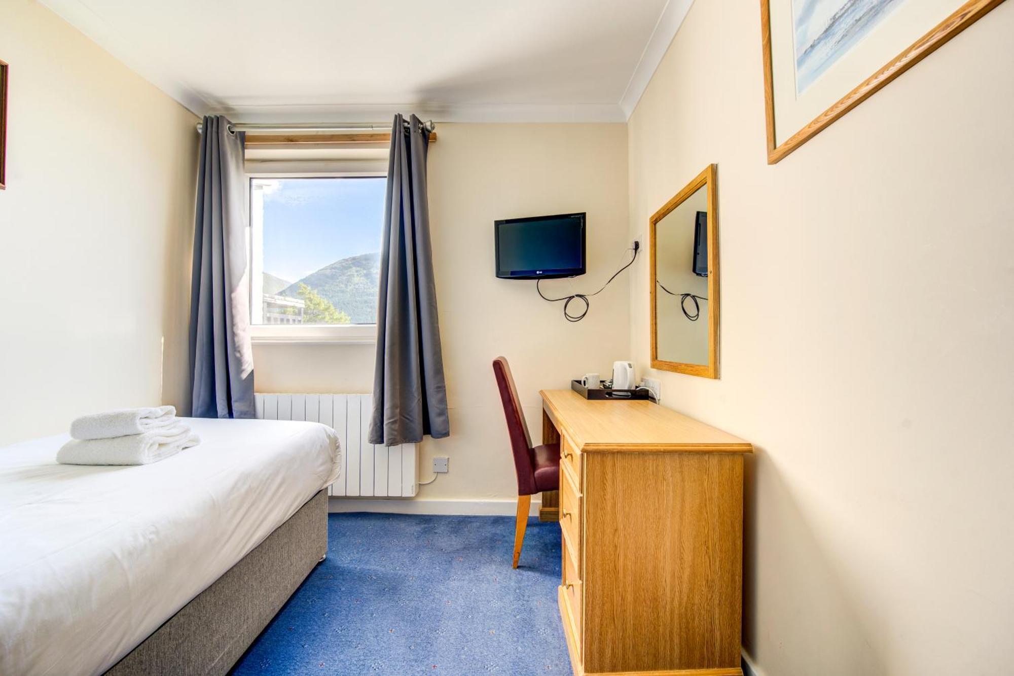 Single Room with Loch View