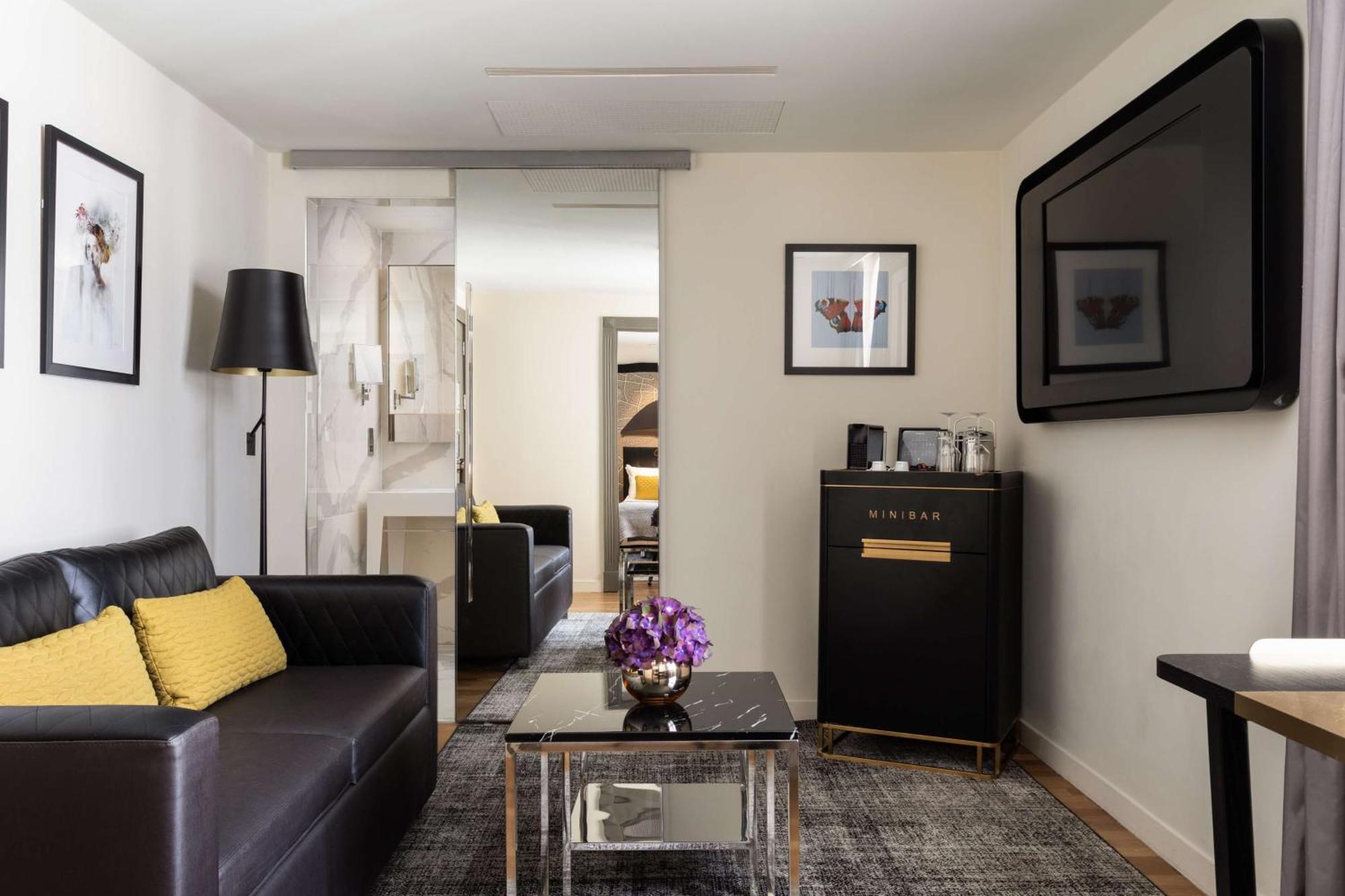 Townhouse King Suite,1516440781:JPEG